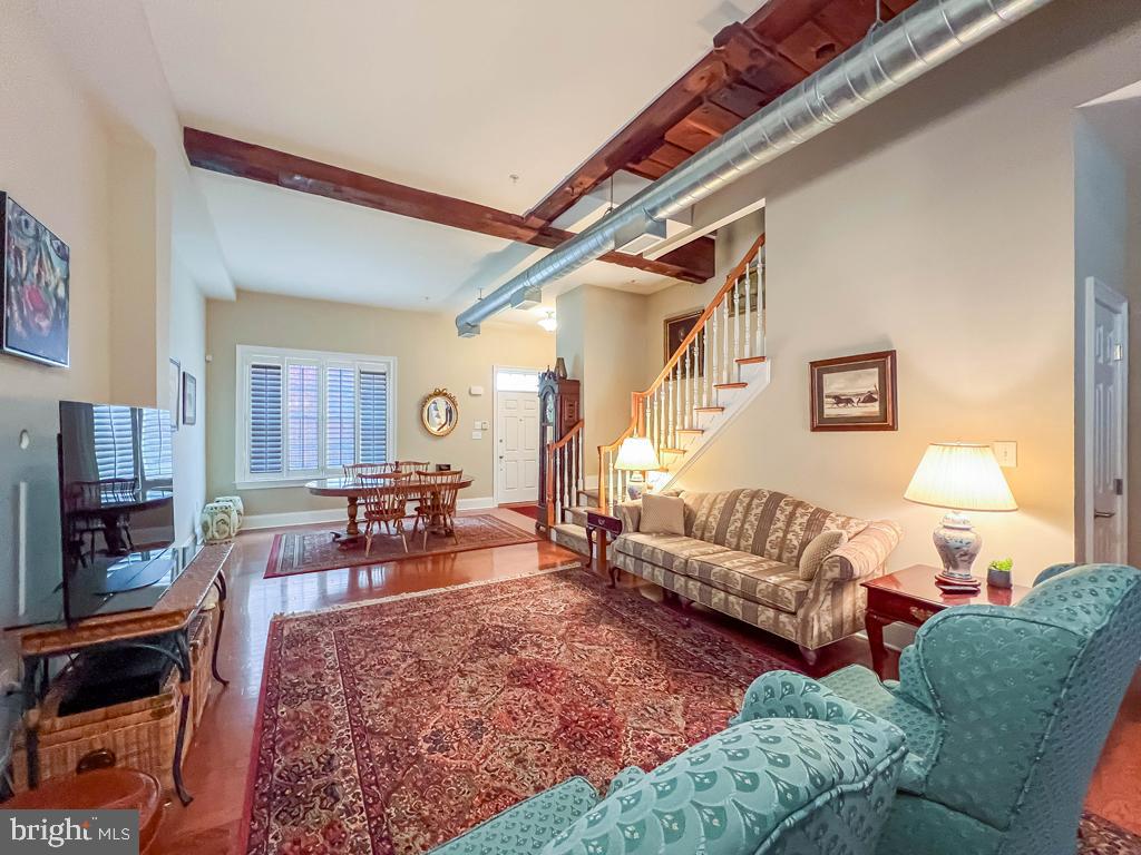 10 WATSON MILL LANE