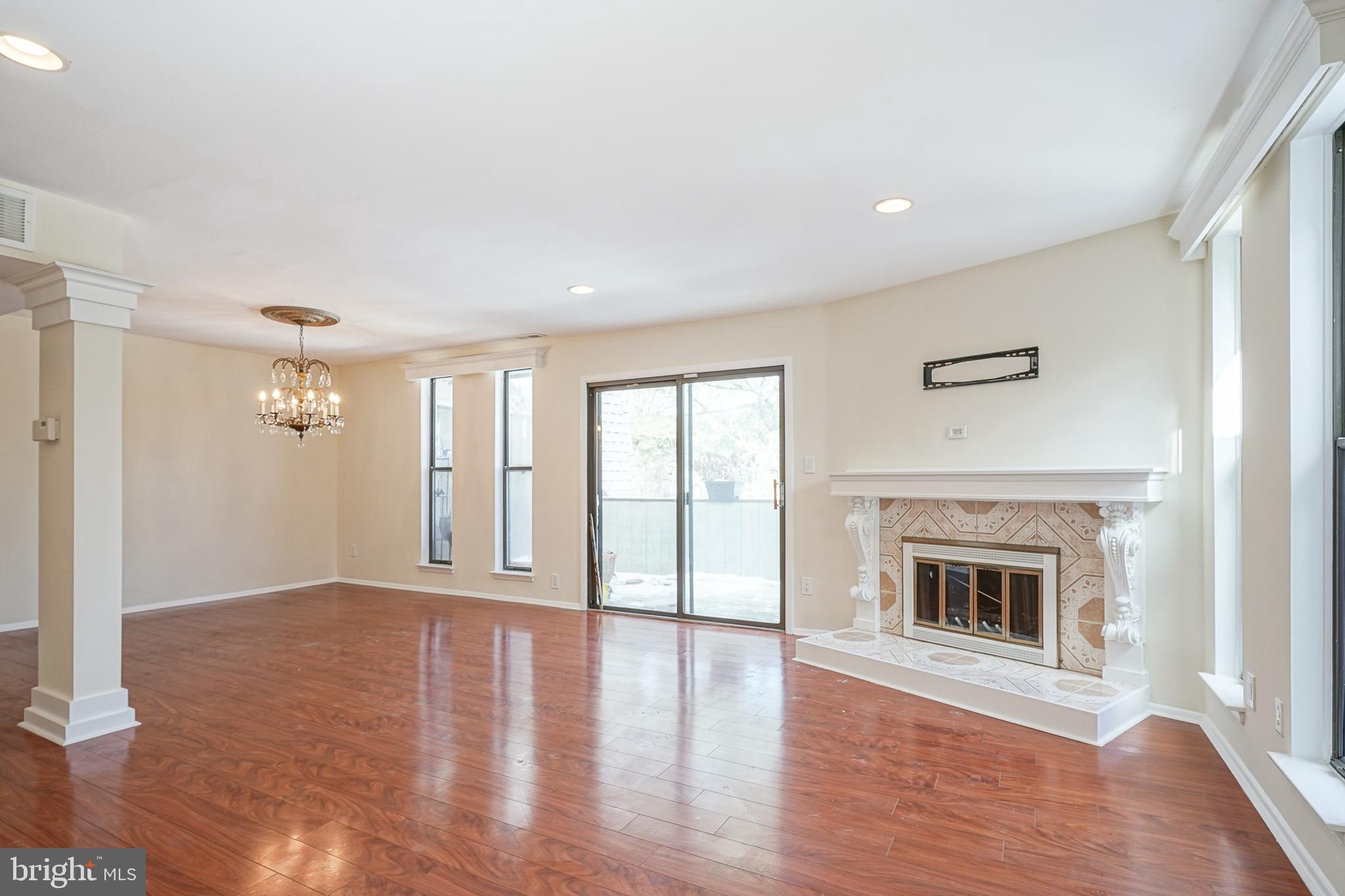 25 S CHURCH ROAD 128