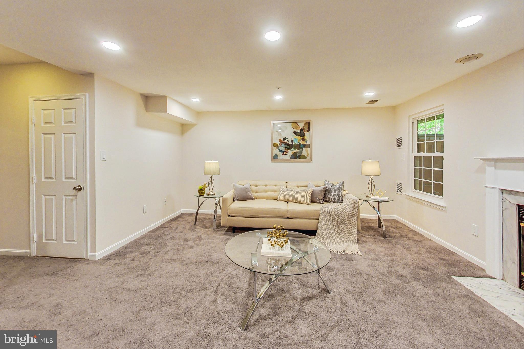 HALLOWELL - Residential