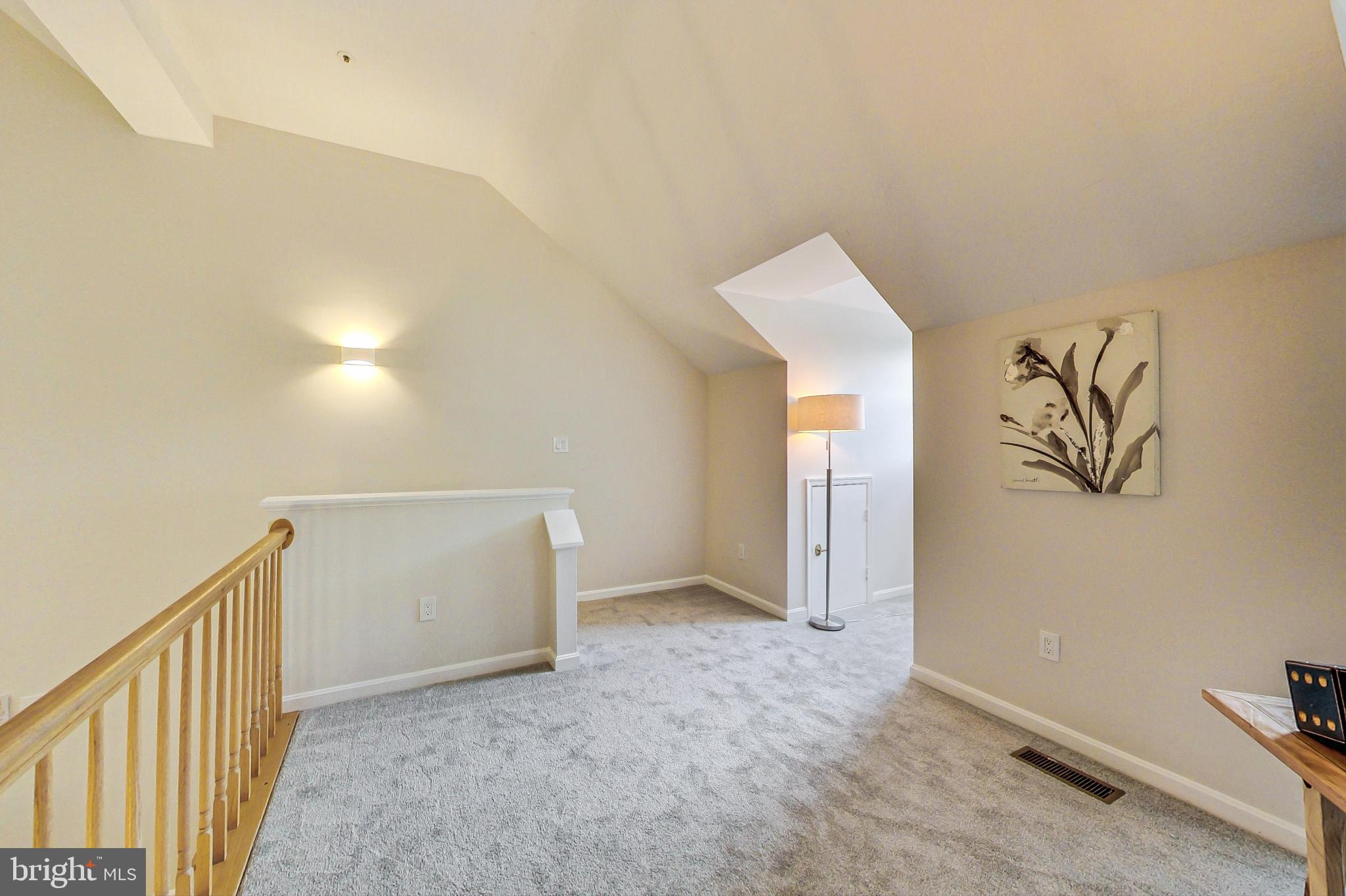 HALLOWELL - Residential