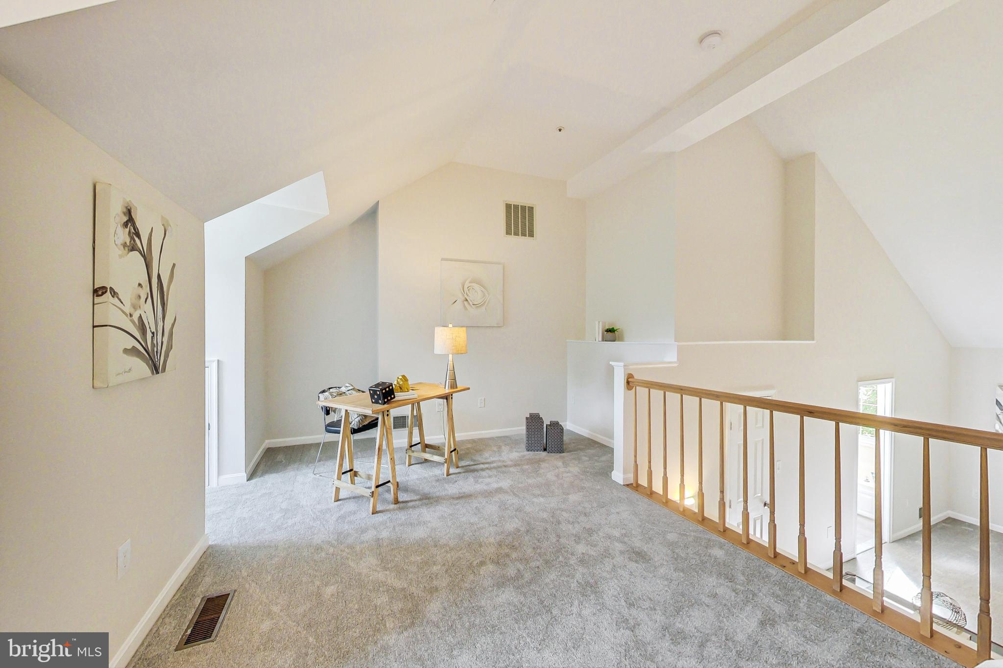 HALLOWELL - Residential