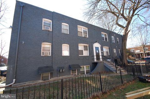 4318 HALLEY TERRACE SE WASHINGTON DC 20032