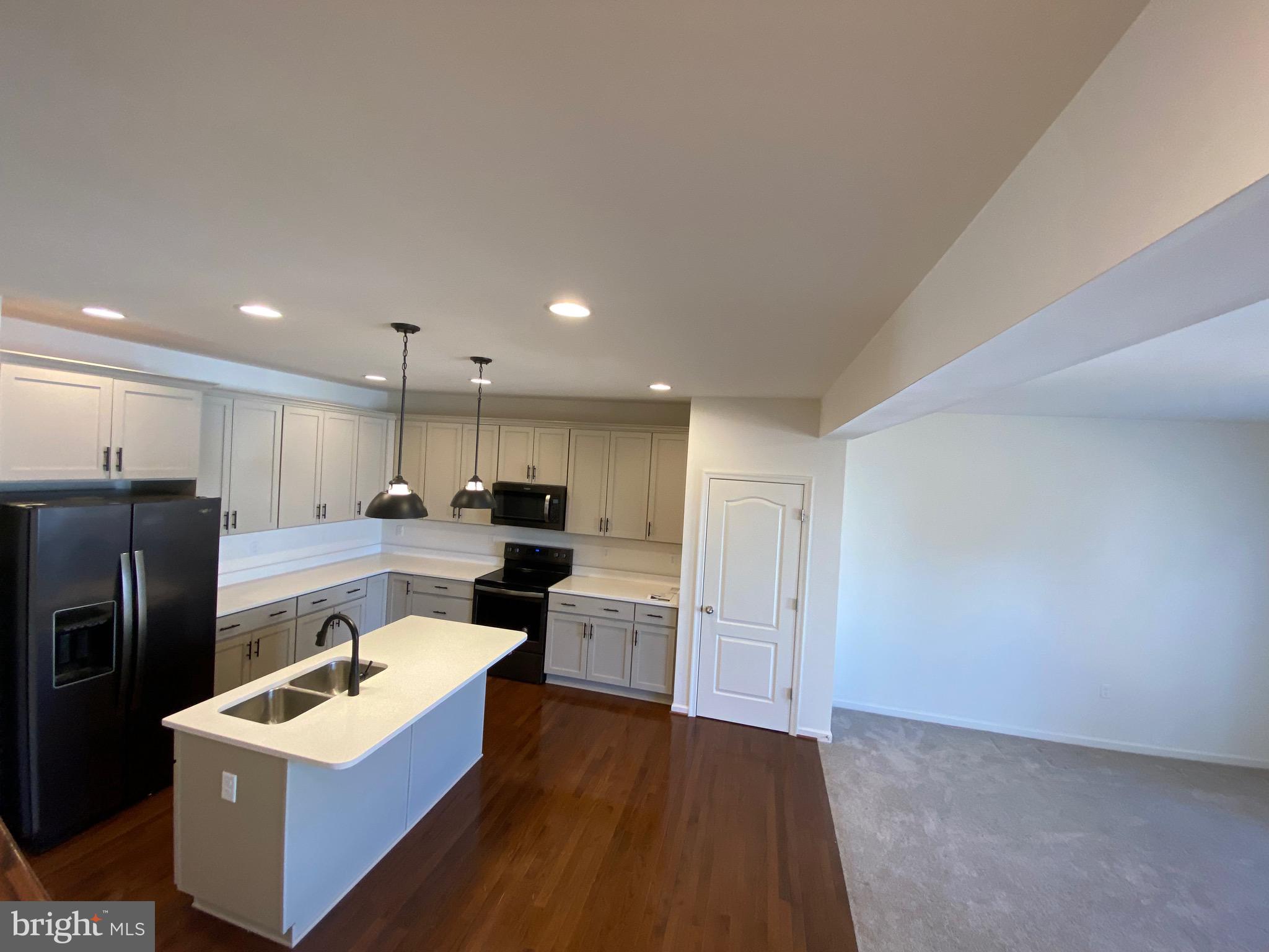 MCCAULEY CROSSING - Residential Lease