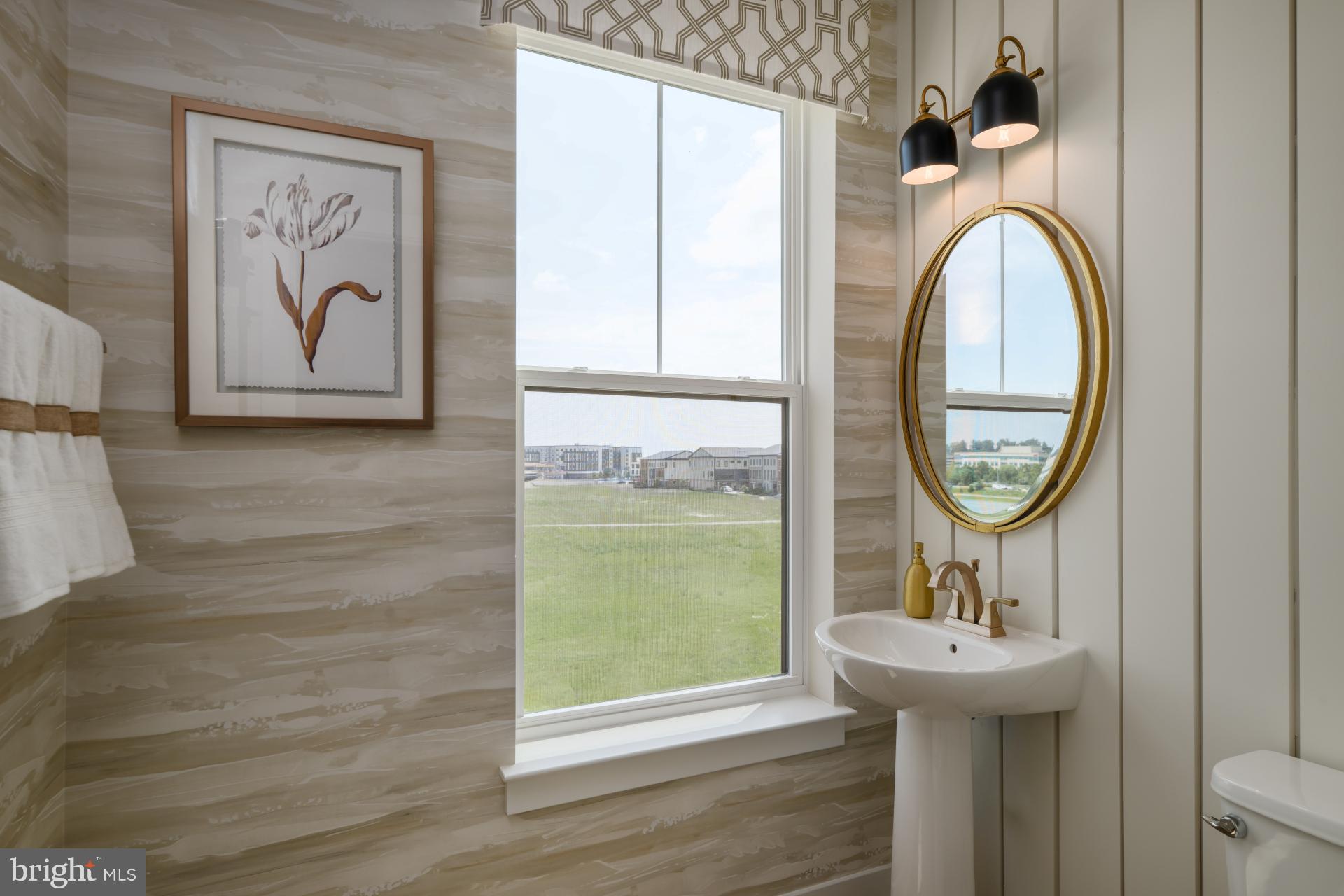 ONE LOUDOUN - Residential