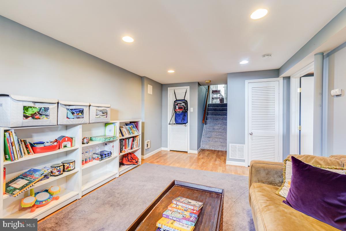 STRATTON WOODS - Residential