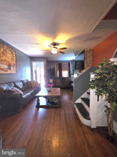 Townhouse For Sale - 5565 Spruce Street<br/> Philadelphia County, PHILADELPHIA, PA 19139