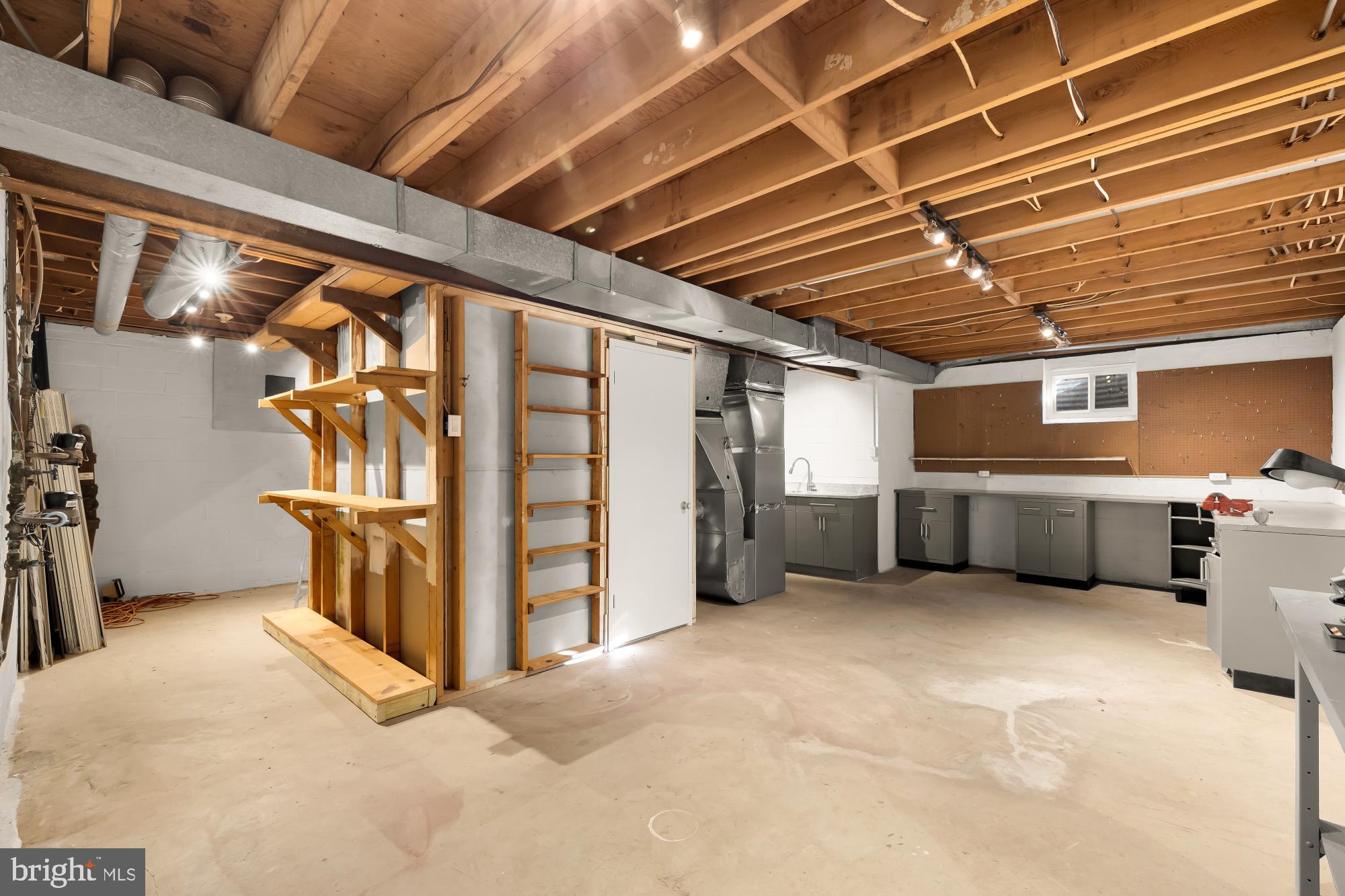 EAST GATE OF POTOMAC - Residential