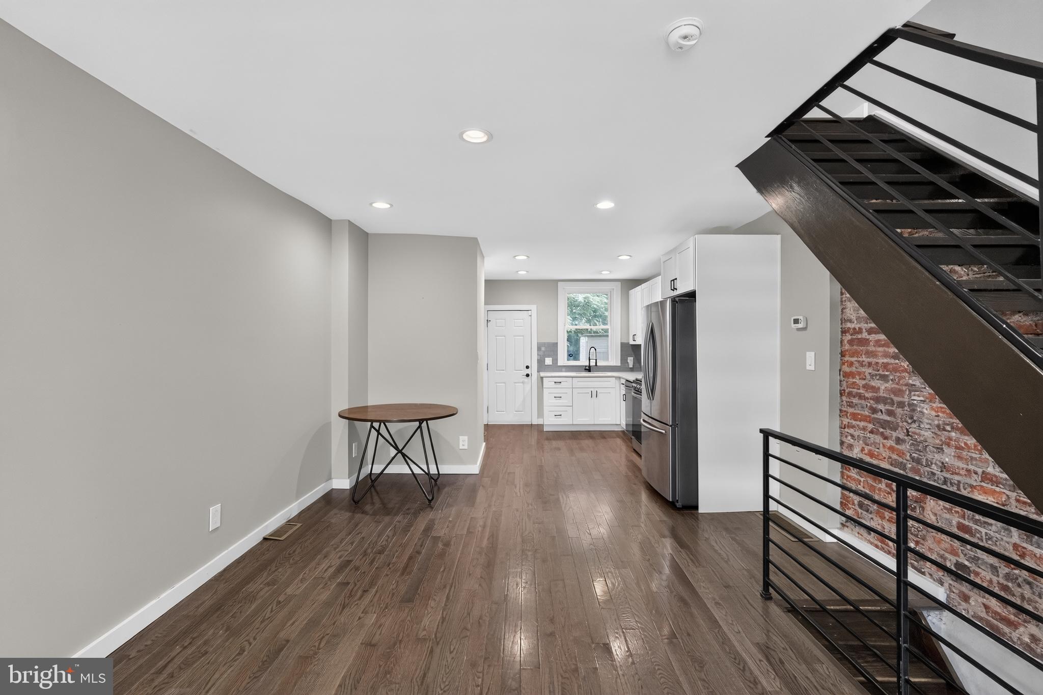 1911 S LAMBERT STREET