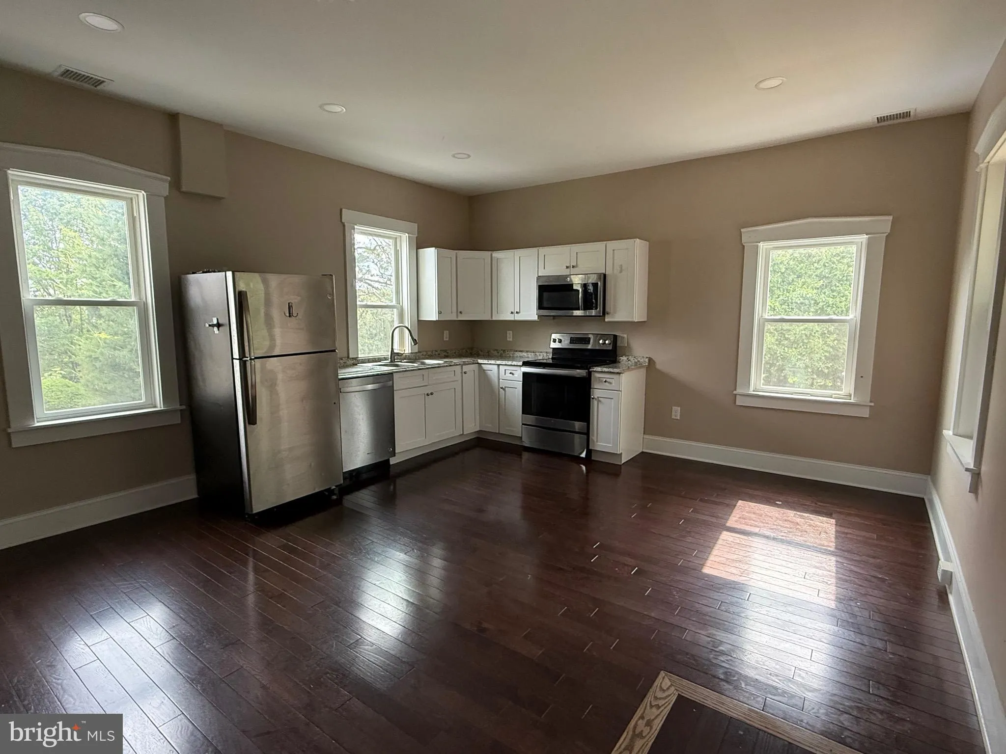 Lancaster, Pennsylvania 17601, United States, 4 Bedrooms Bedrooms, ,1 BathroomBathrooms,Residential,Active,113536