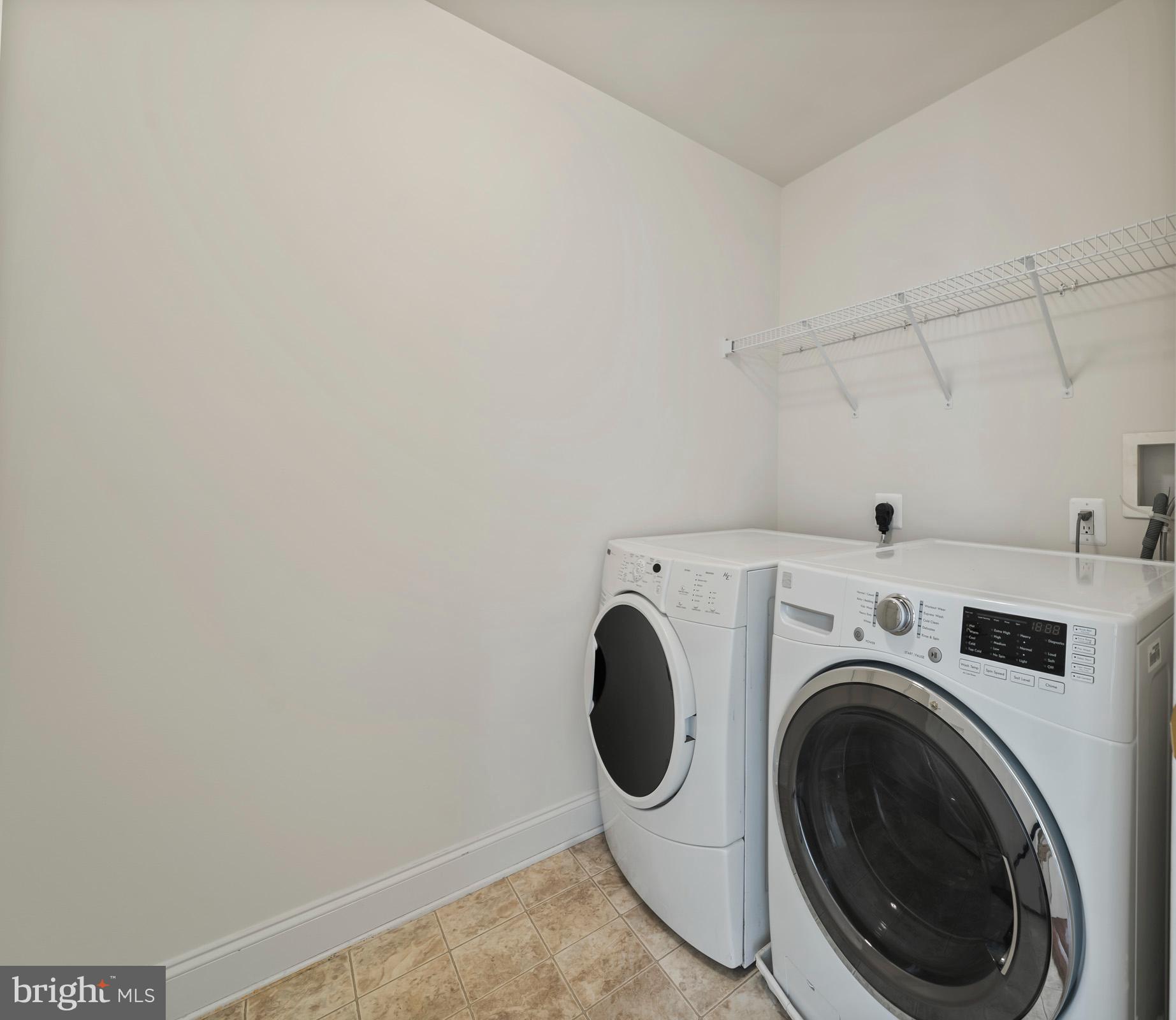 LYONS CREEK OVERLOOK - Residential