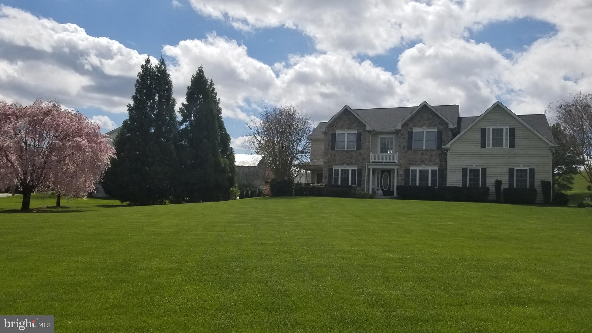 LYONS CREEK OVERLOOK - Residential