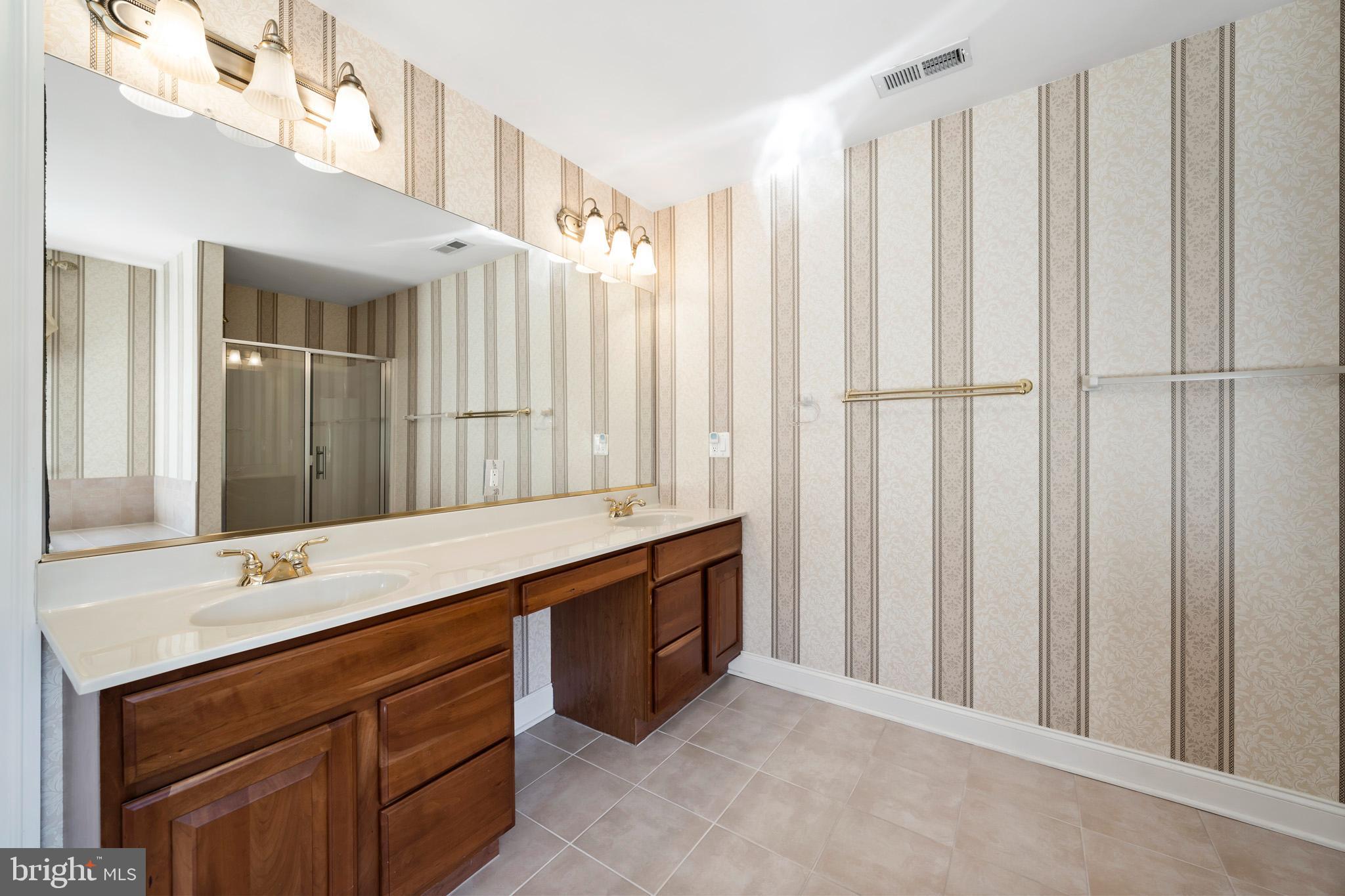 LYONS CREEK OVERLOOK - Residential