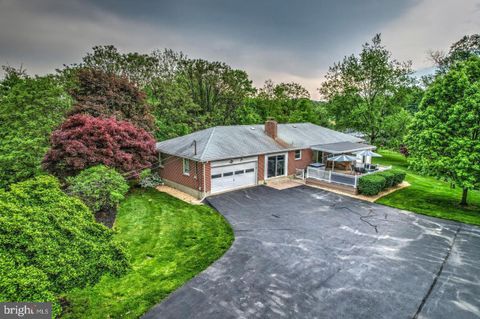 Photo of 1840 TURNPIKE RD, ELIZABETHTOWN, PA 17022 (MLS # PALA2029790)