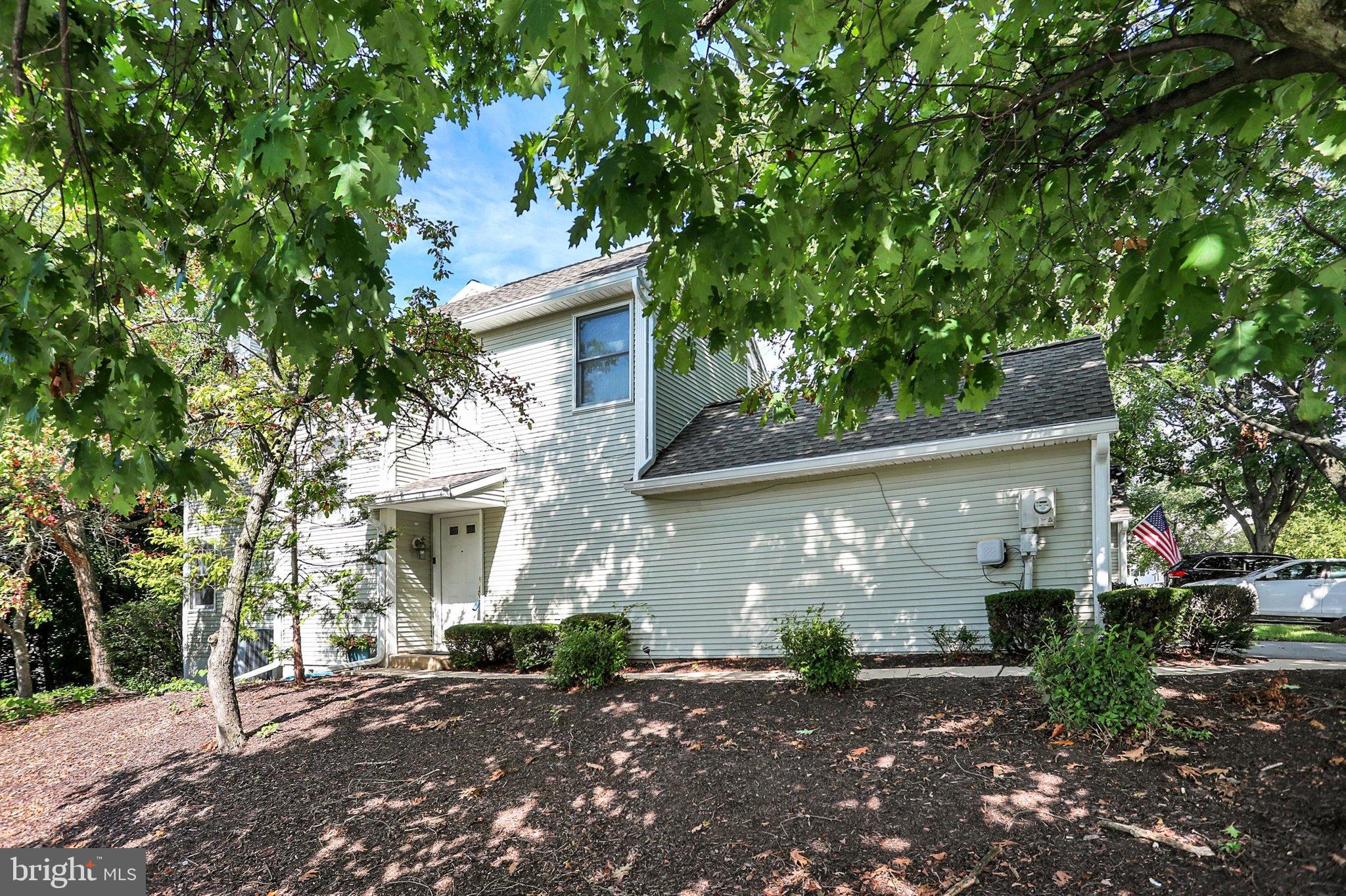 1114 ABERDEEN COURT