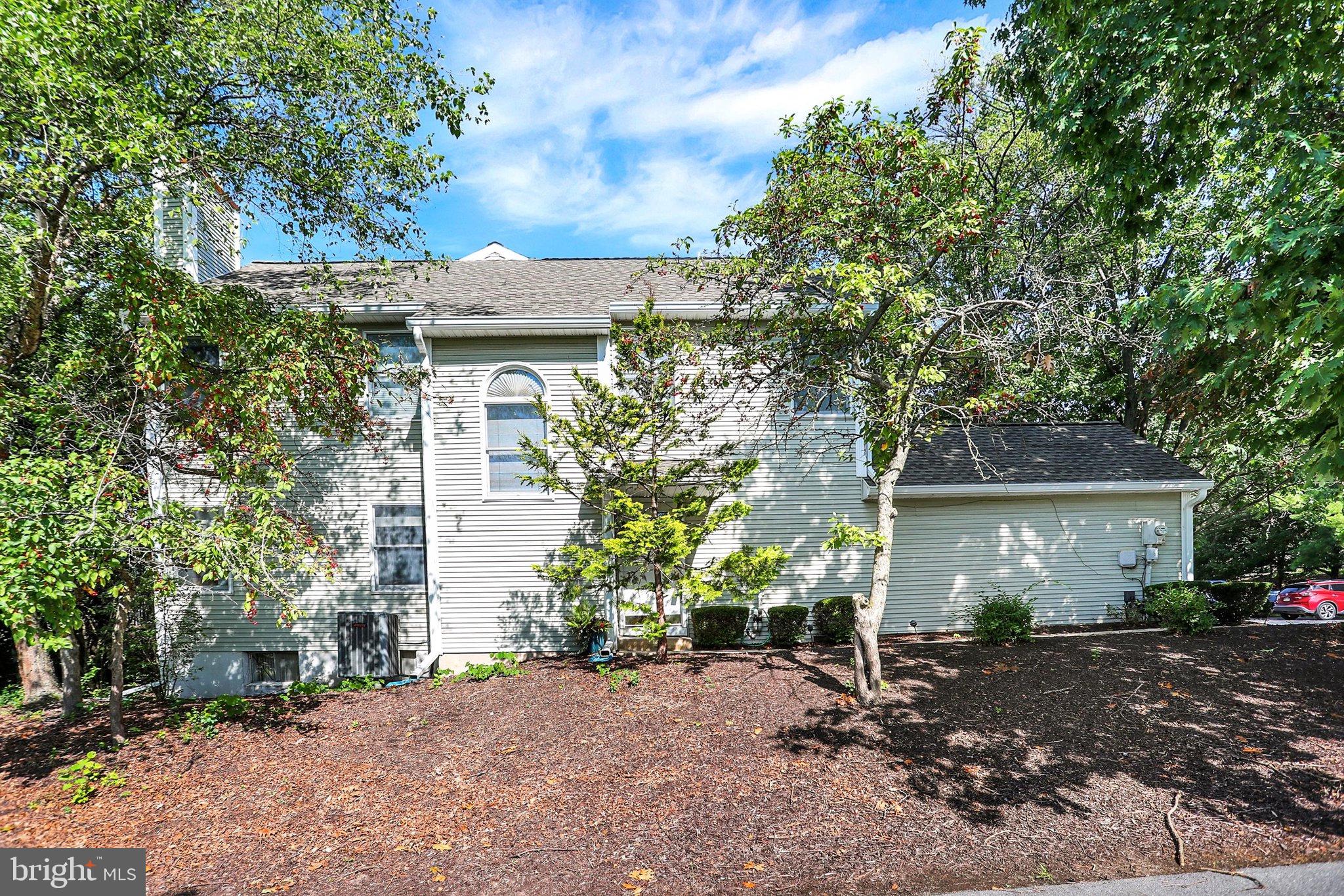 1114 ABERDEEN COURT