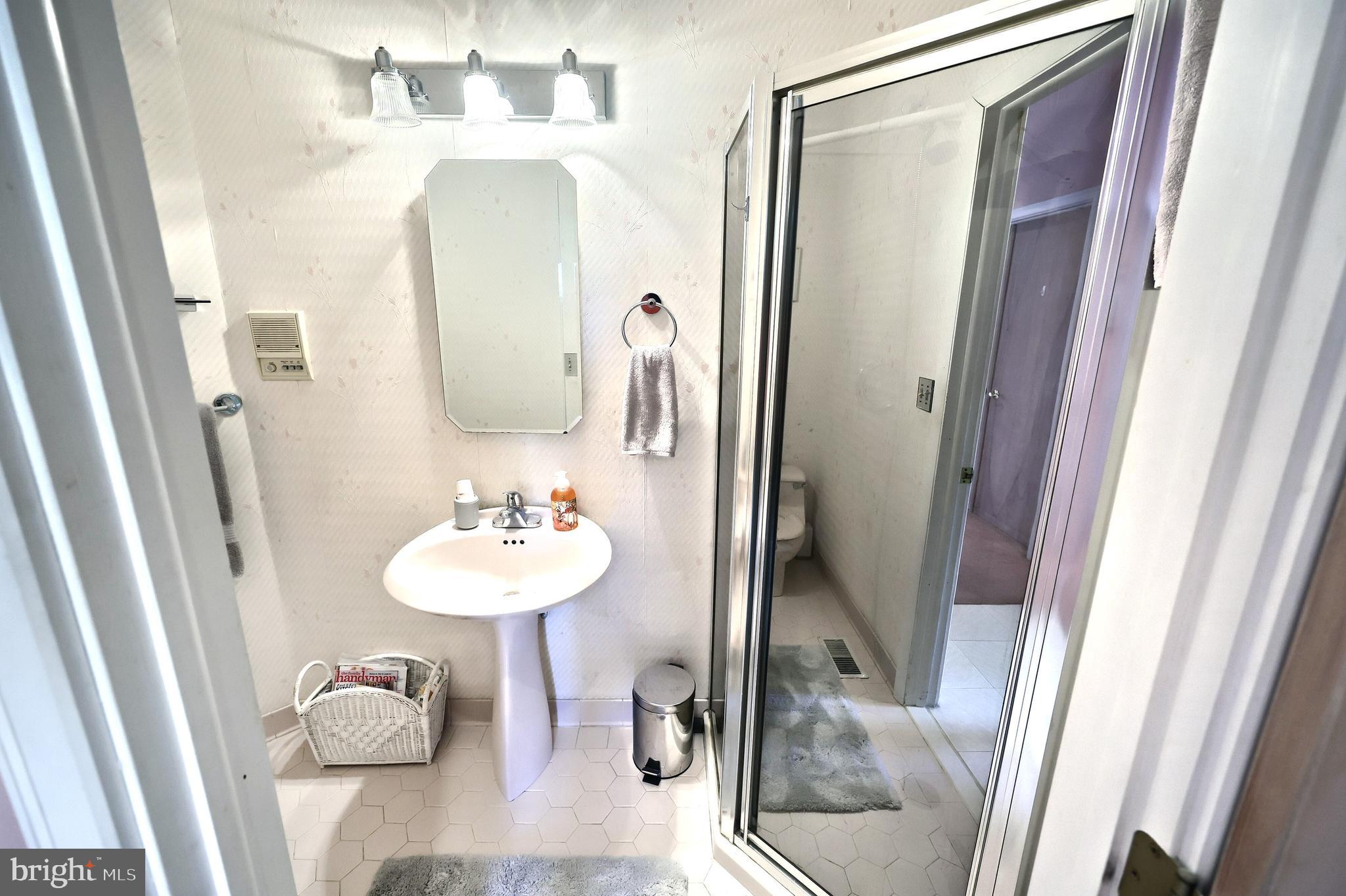 BROOKFIELD - Residential