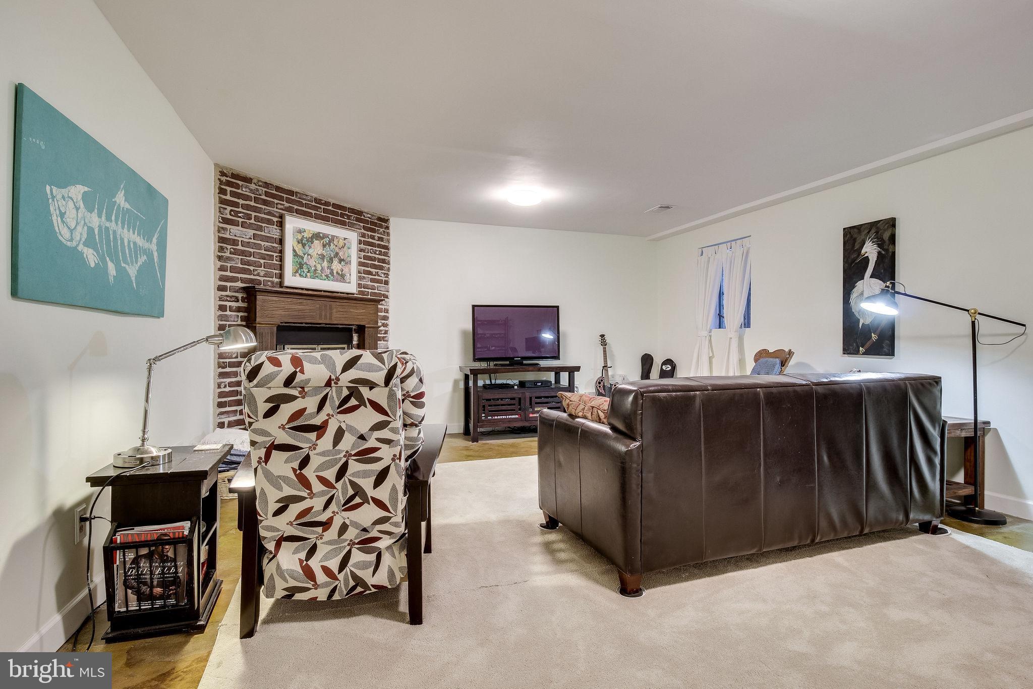 CHARLESTOWN - Residential