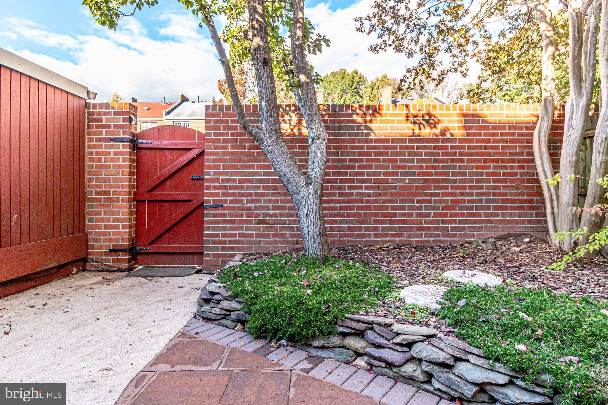 CHARLESTOWN - Residential