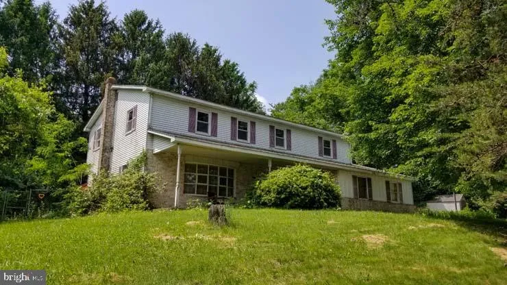 421 Denison Drive, Dauphin, PA 17018
