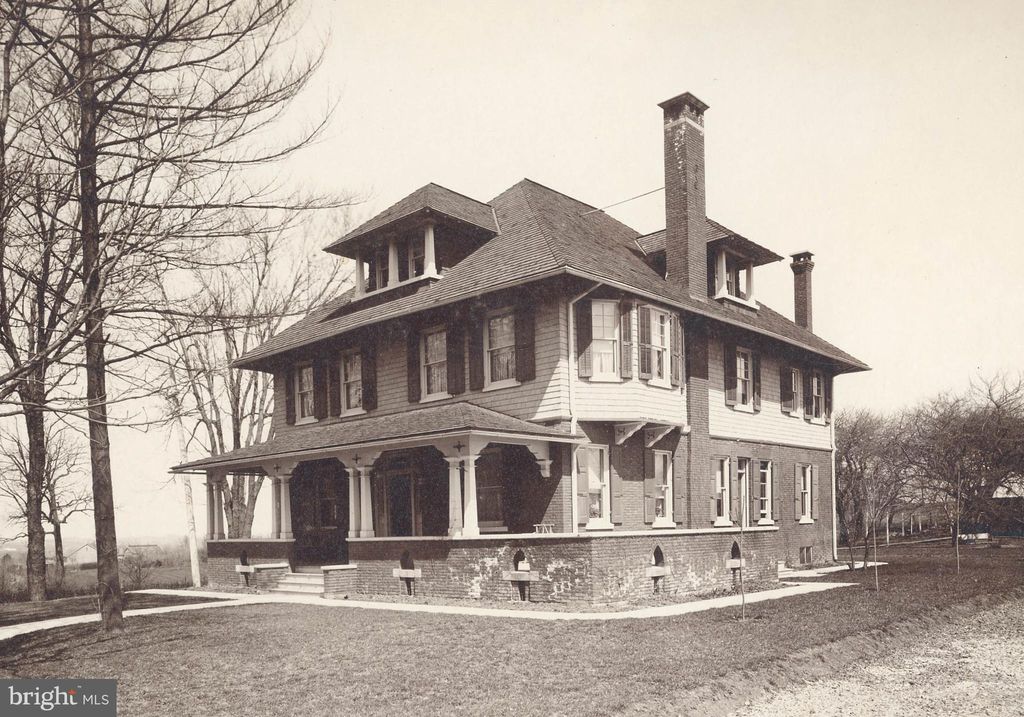 Photo of 1109 MARIETTA AVE, LANCASTER, PA 17603 (MLS # PALA2037218)