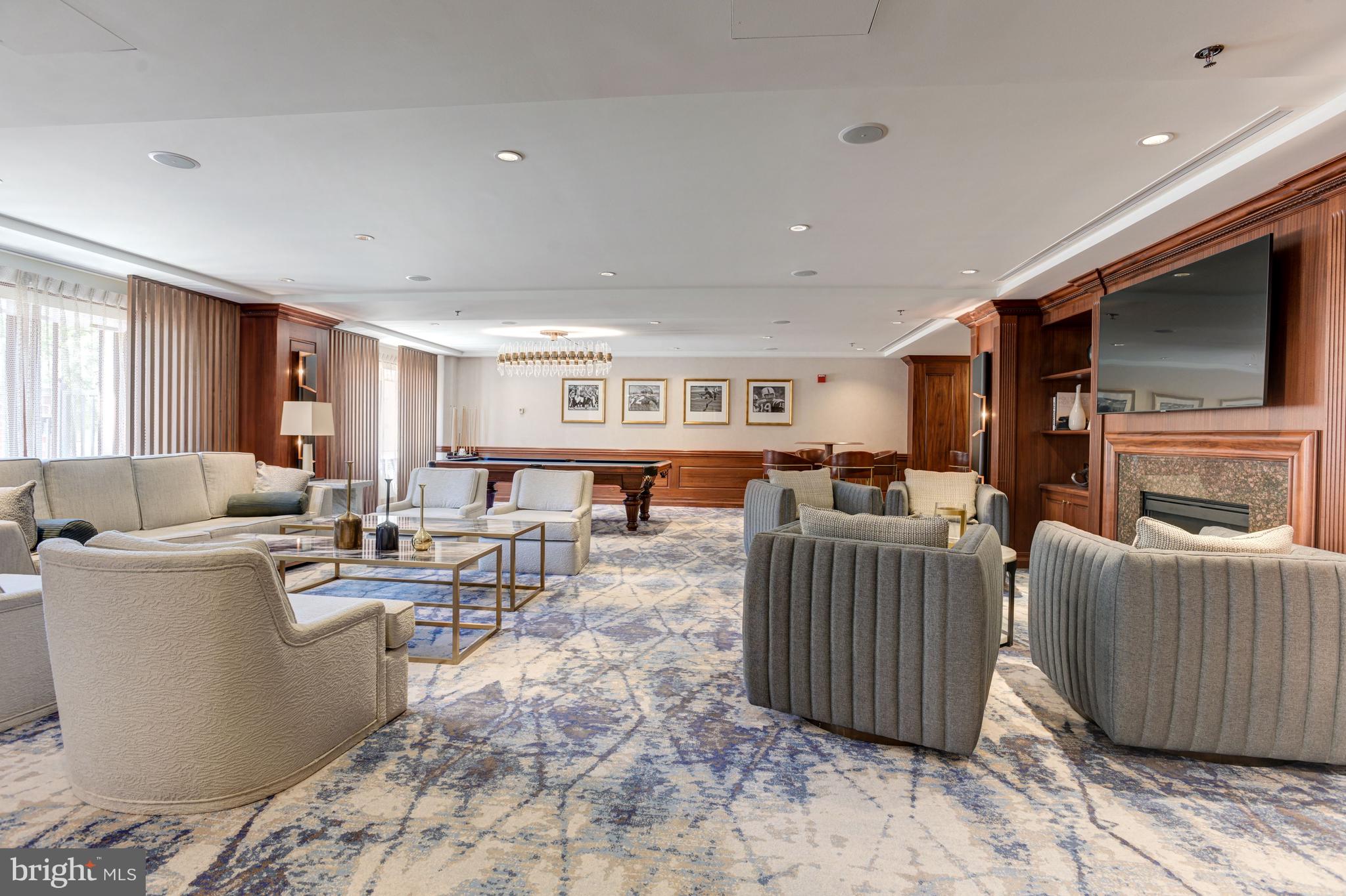 THE RITZ-CARLTON RESIDENCES - Residential