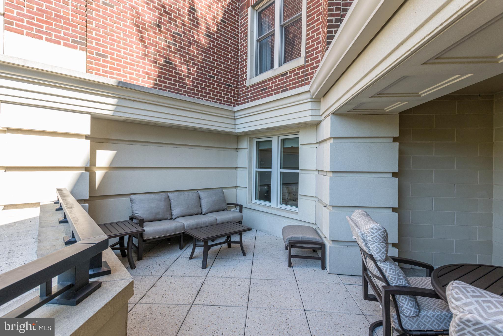 THE RITZ-CARLTON RESIDENCES - Residential