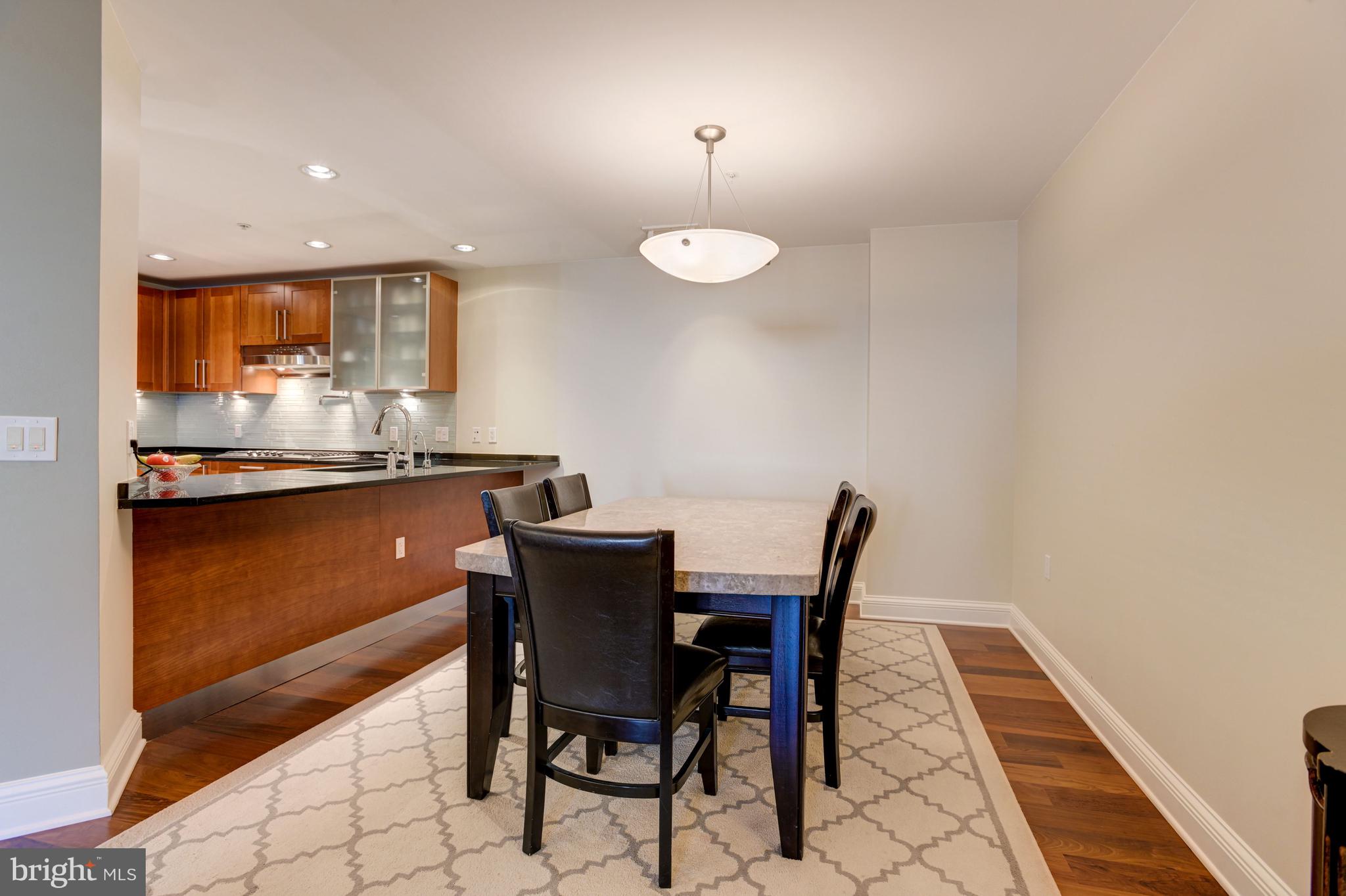 THE RITZ-CARLTON RESIDENCES - Residential