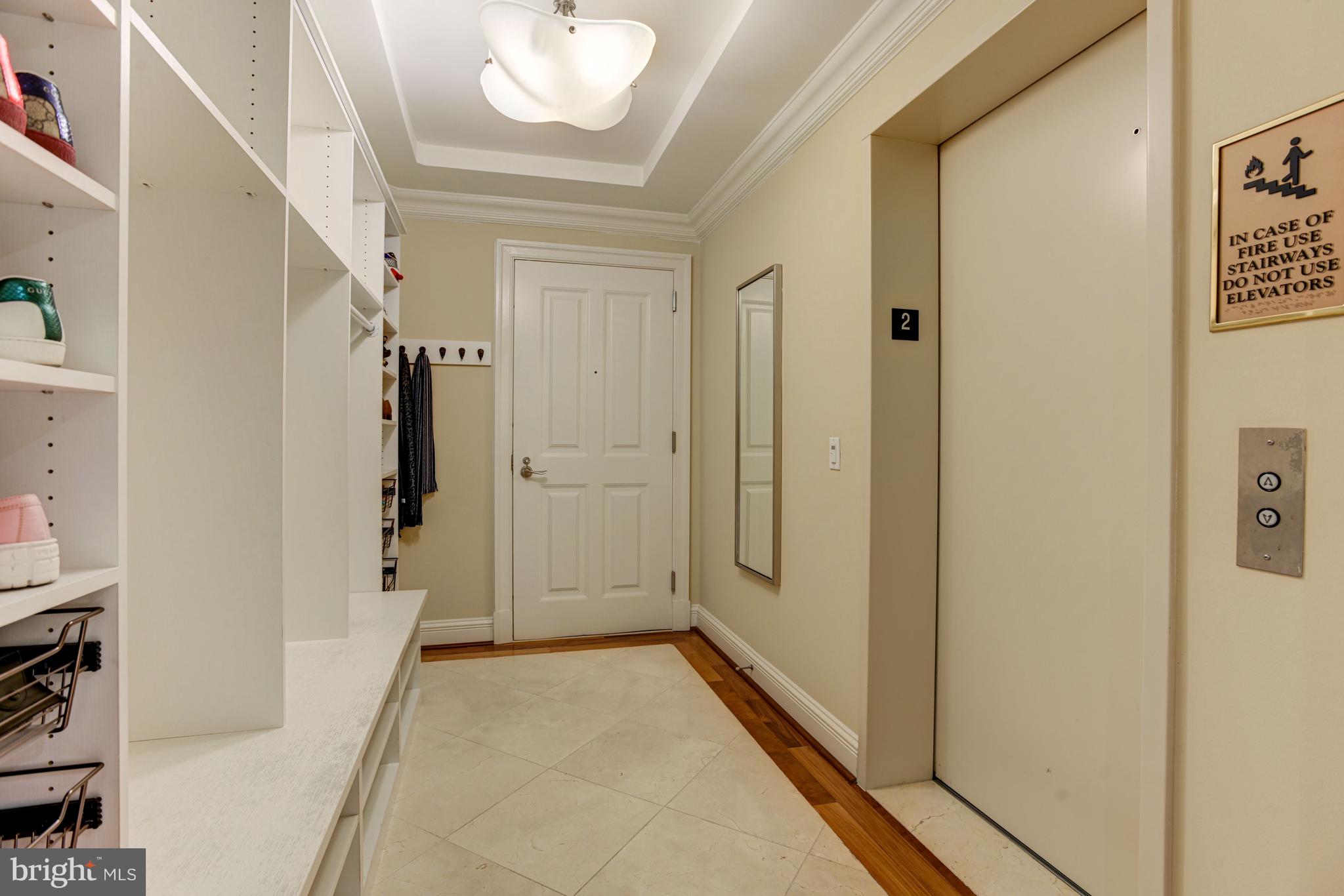 THE RITZ-CARLTON RESIDENCES - Residential