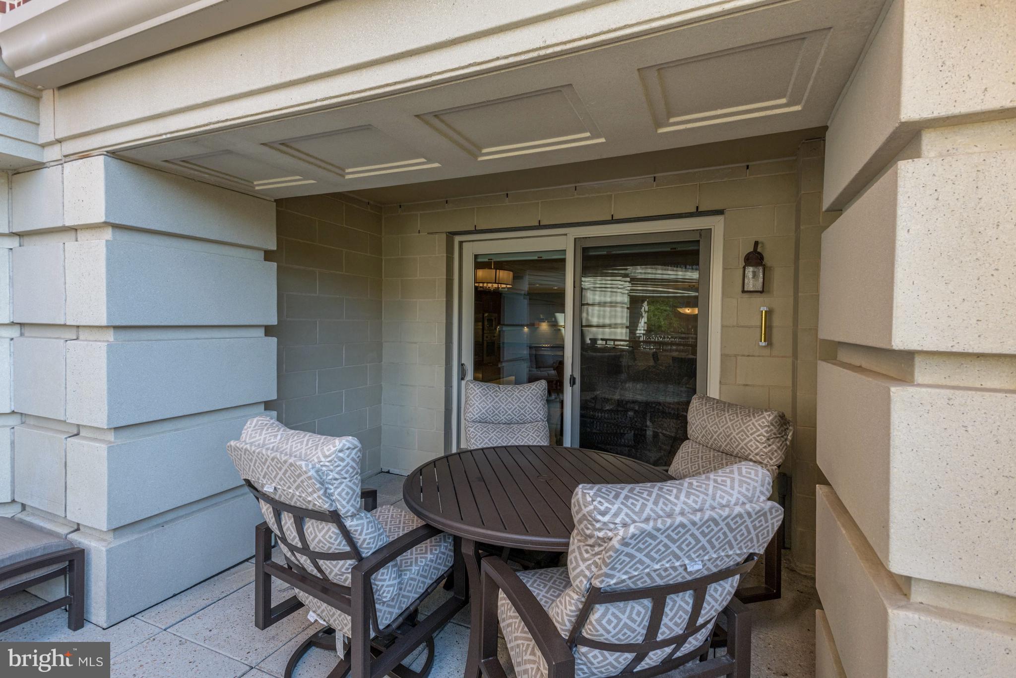 THE RITZ-CARLTON RESIDENCES - Residential