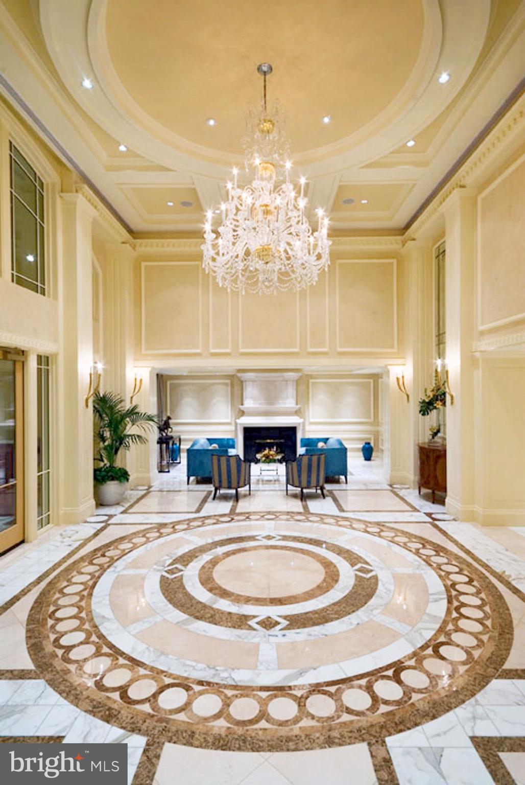 THE RITZ-CARLTON RESIDENCES - Residential