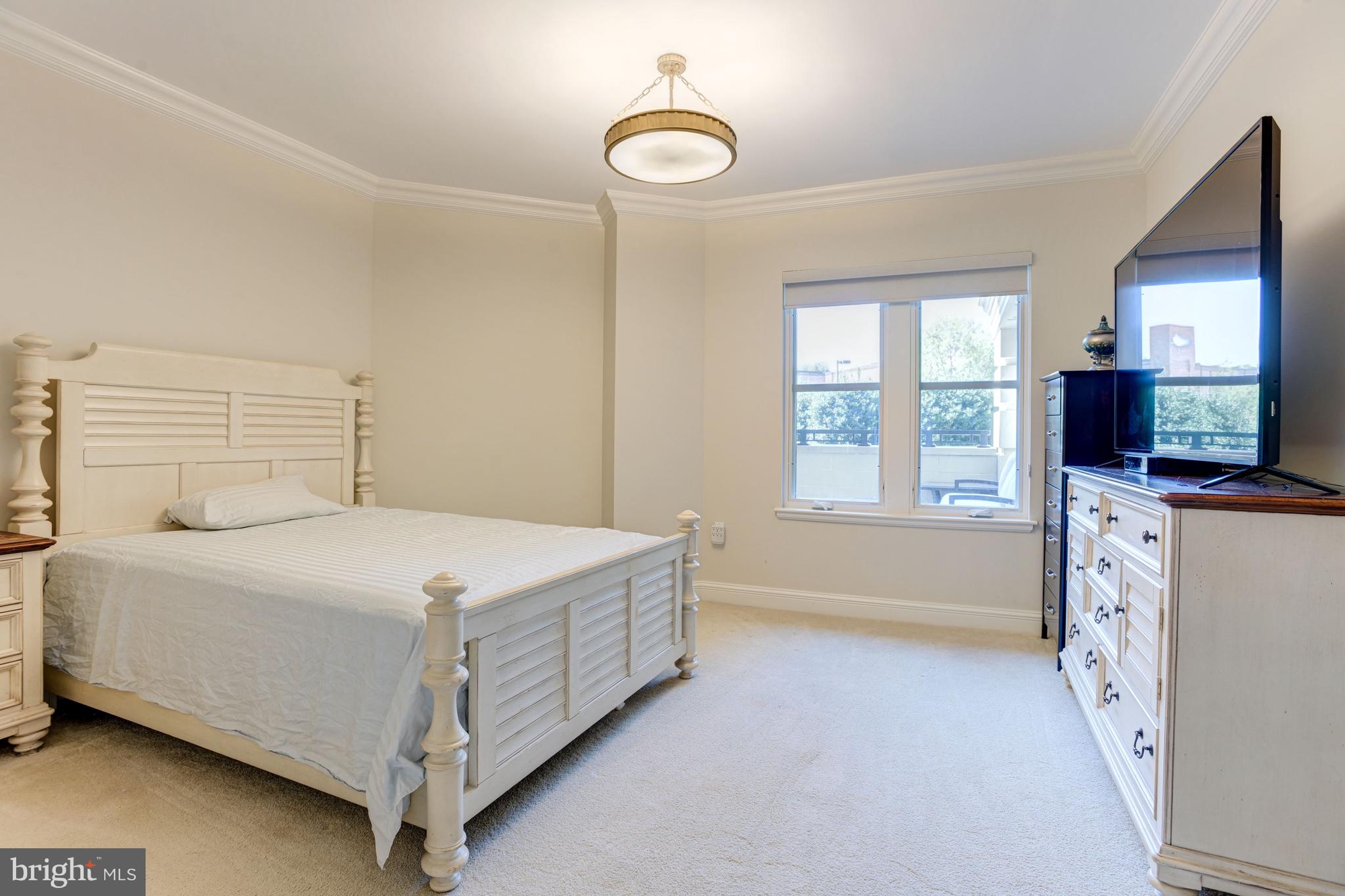 THE RITZ-CARLTON RESIDENCES - Residential