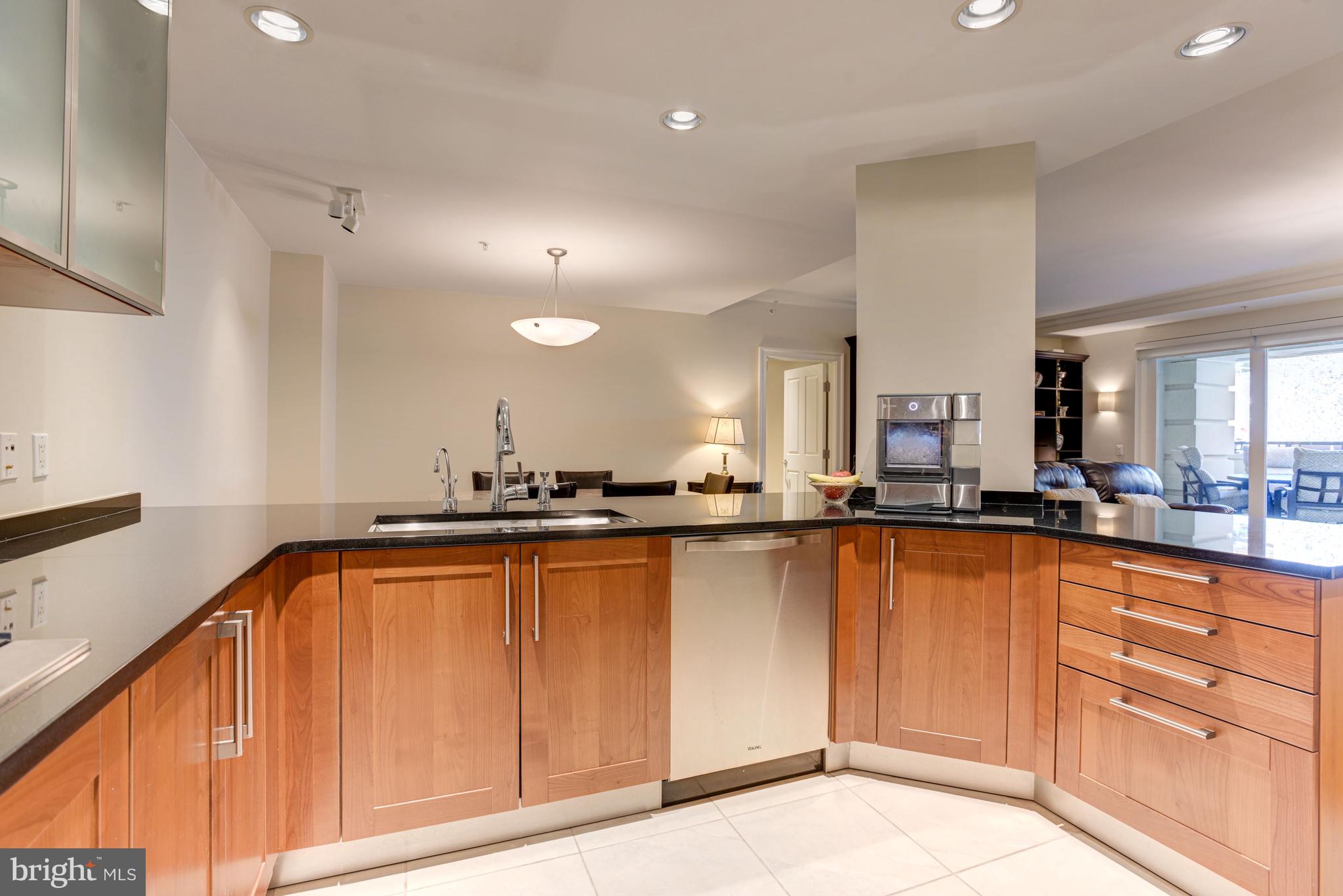 THE RITZ-CARLTON RESIDENCES - Residential