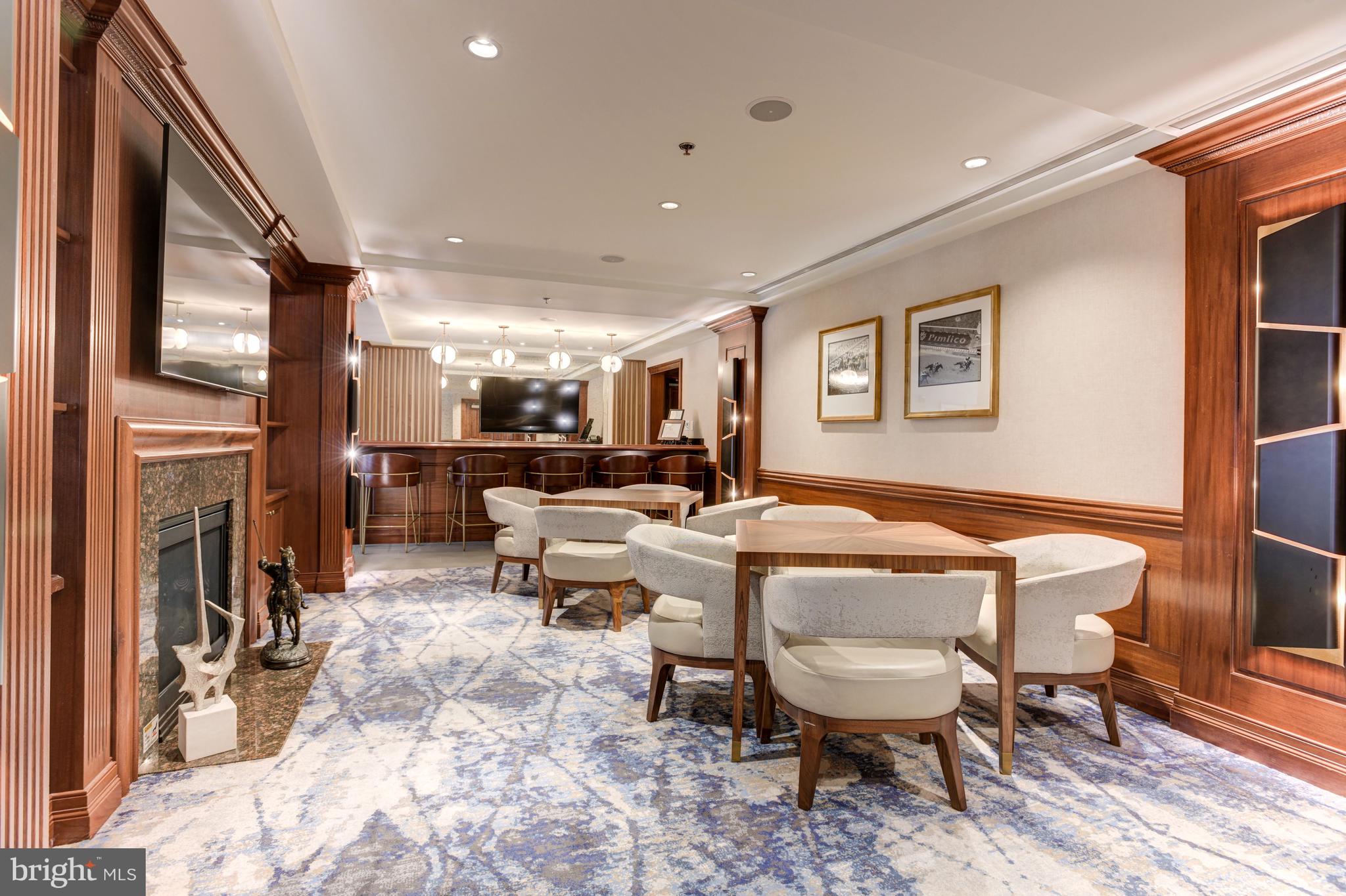 THE RITZ-CARLTON RESIDENCES - Residential