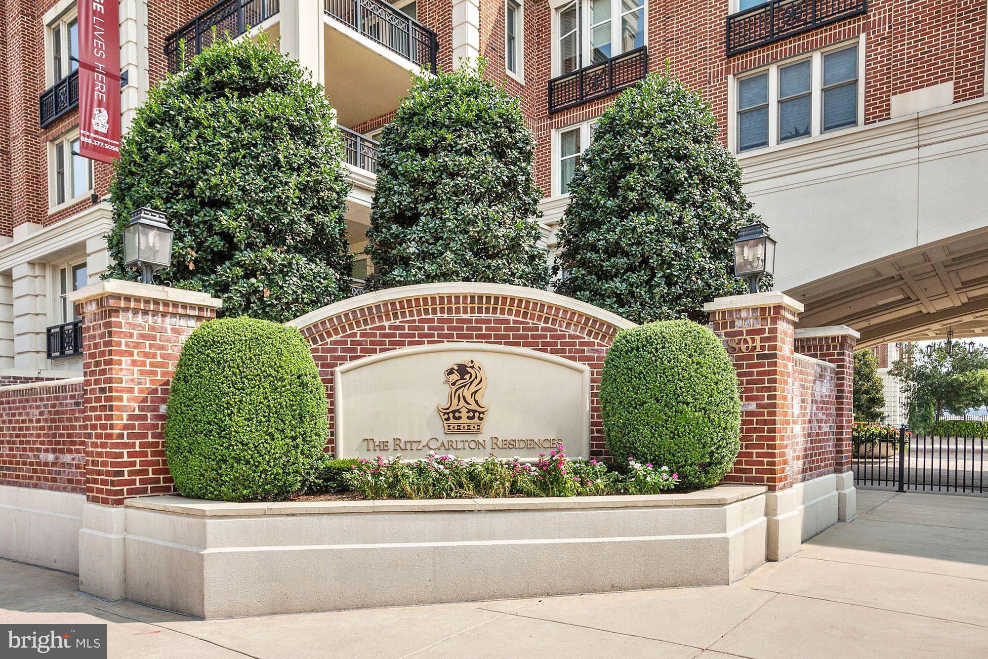 THE RITZ-CARLTON RESIDENCES - Residential