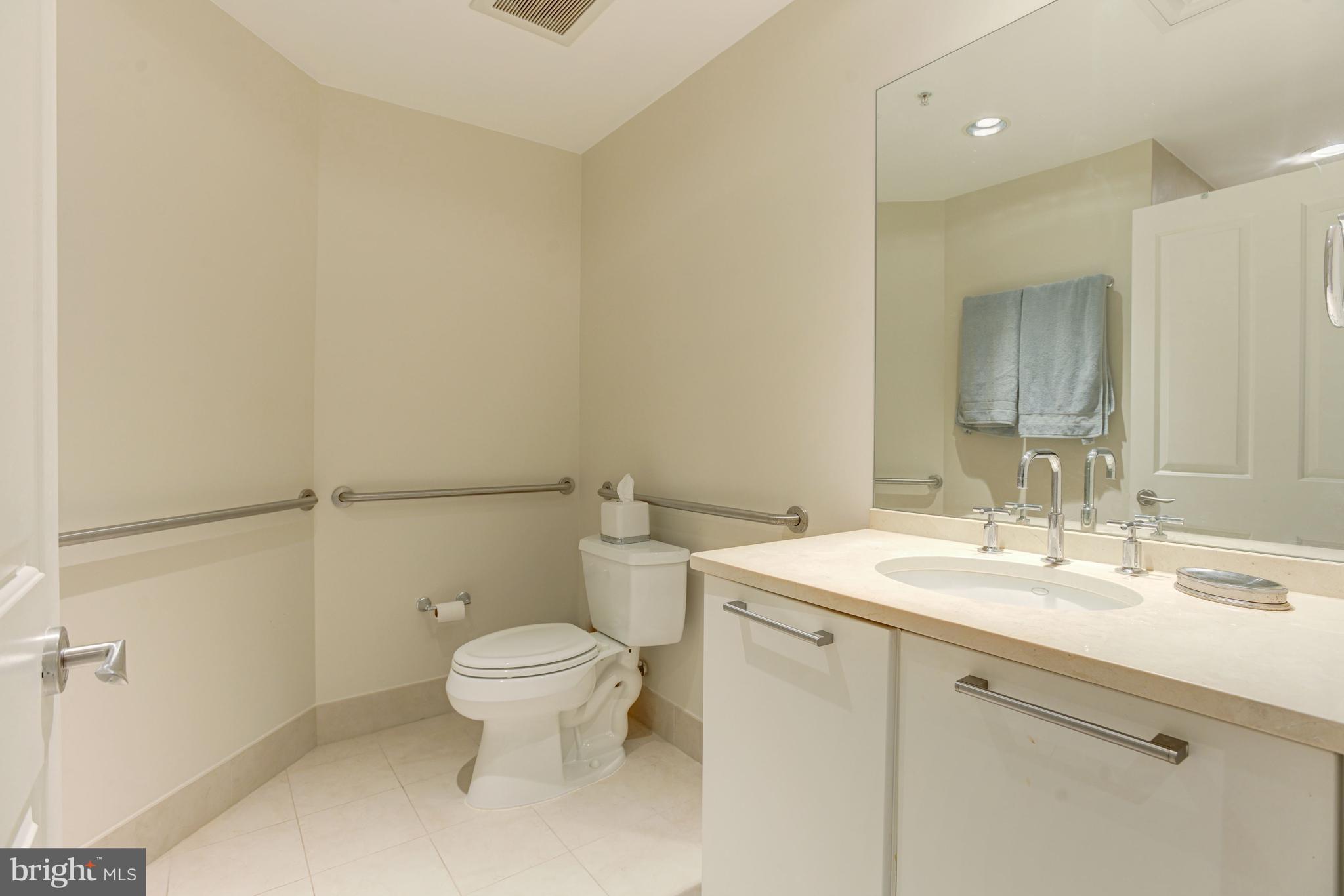 THE RITZ-CARLTON RESIDENCES - Residential