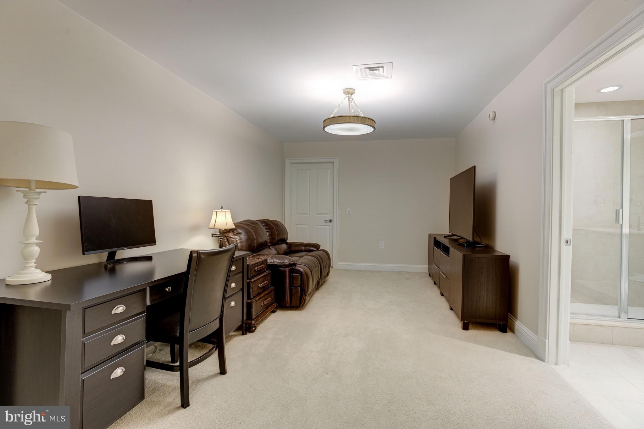 THE RITZ-CARLTON RESIDENCES - Residential