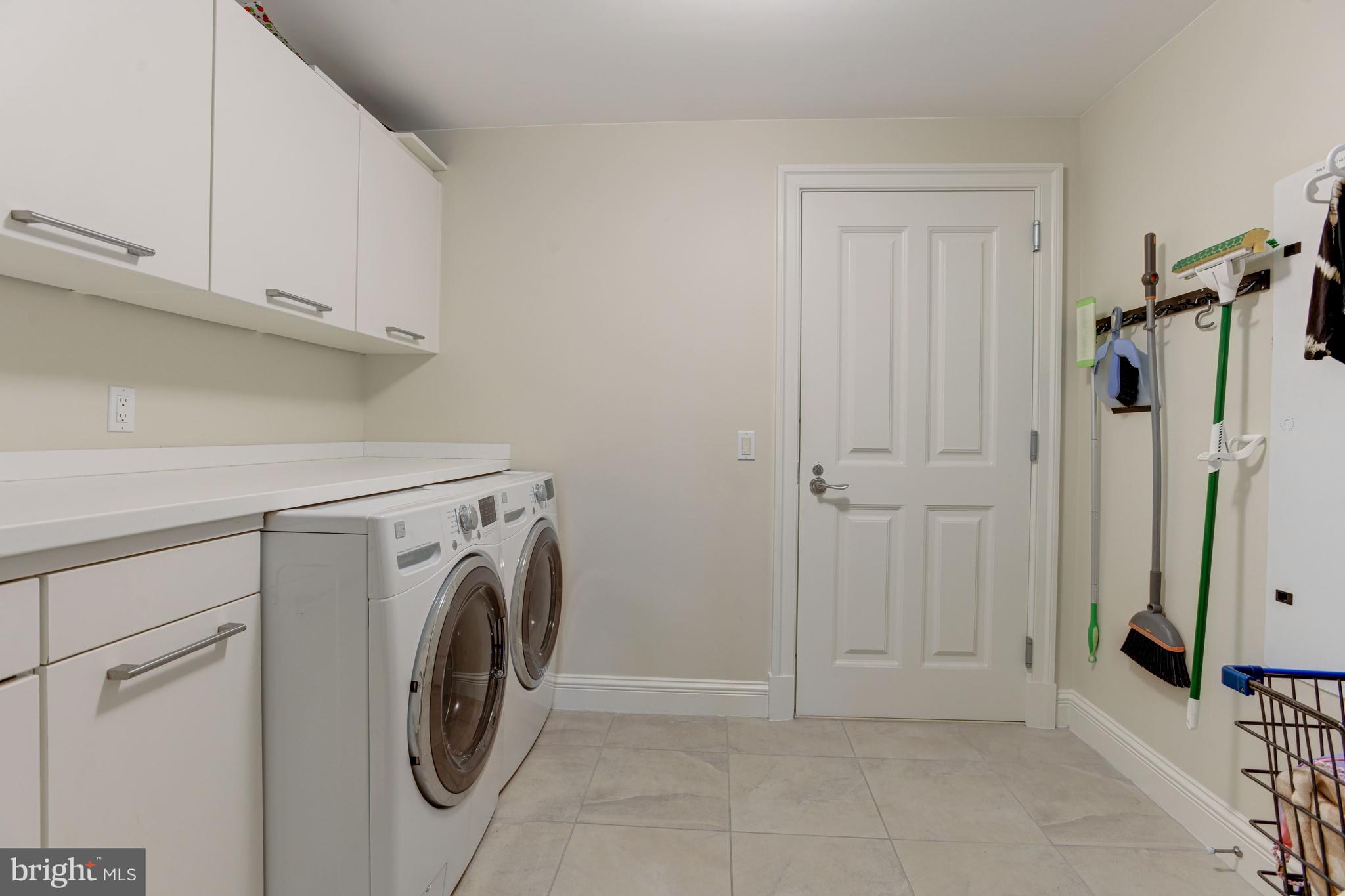 THE RITZ-CARLTON RESIDENCES - Residential