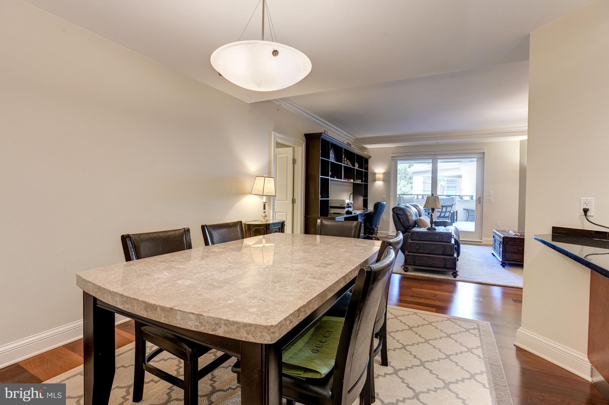 THE RITZ-CARLTON RESIDENCES - Residential