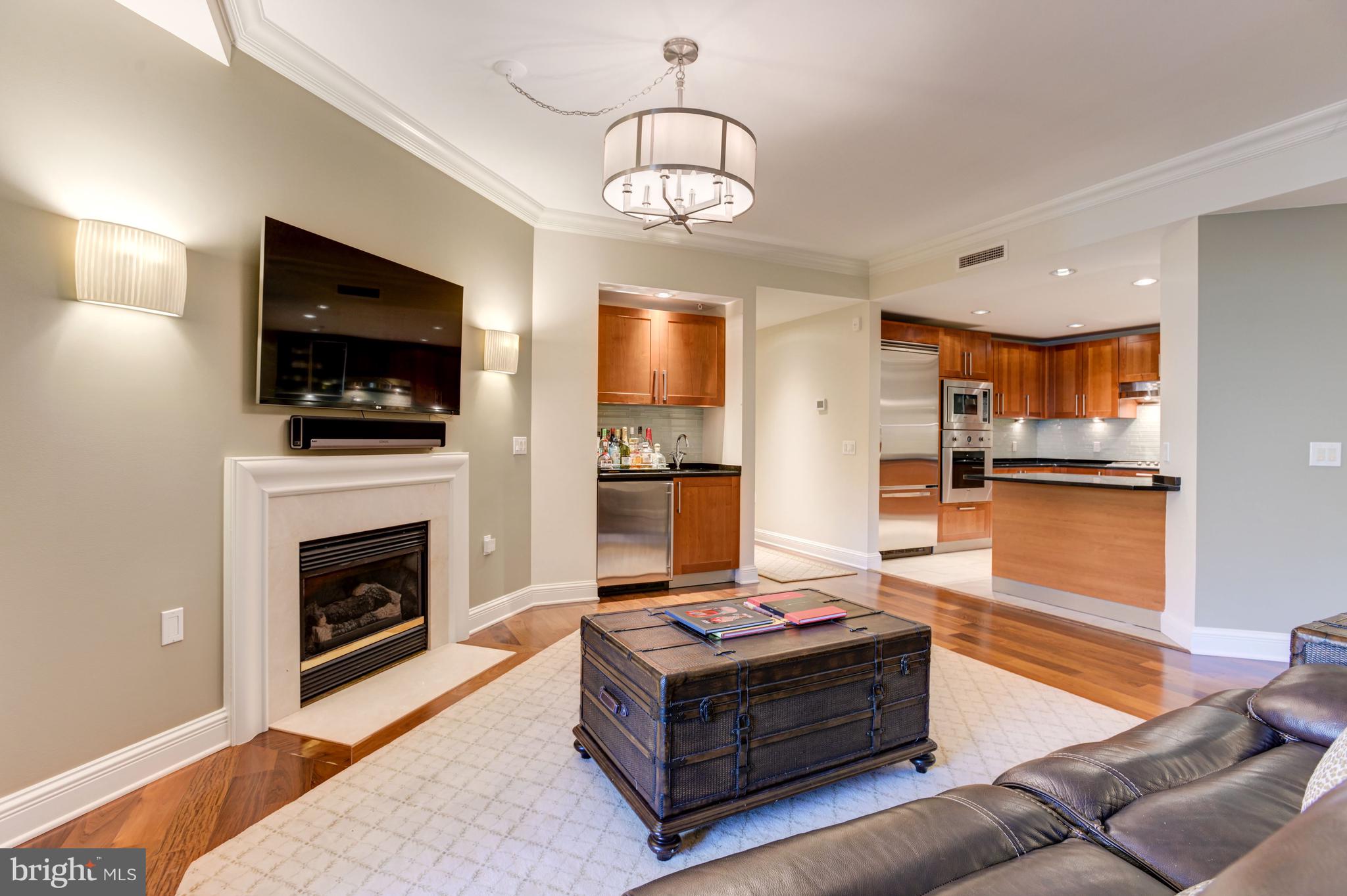 THE RITZ-CARLTON RESIDENCES - Residential