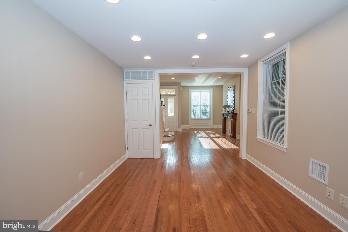 ART MUSEUM AREA - Residential Lease