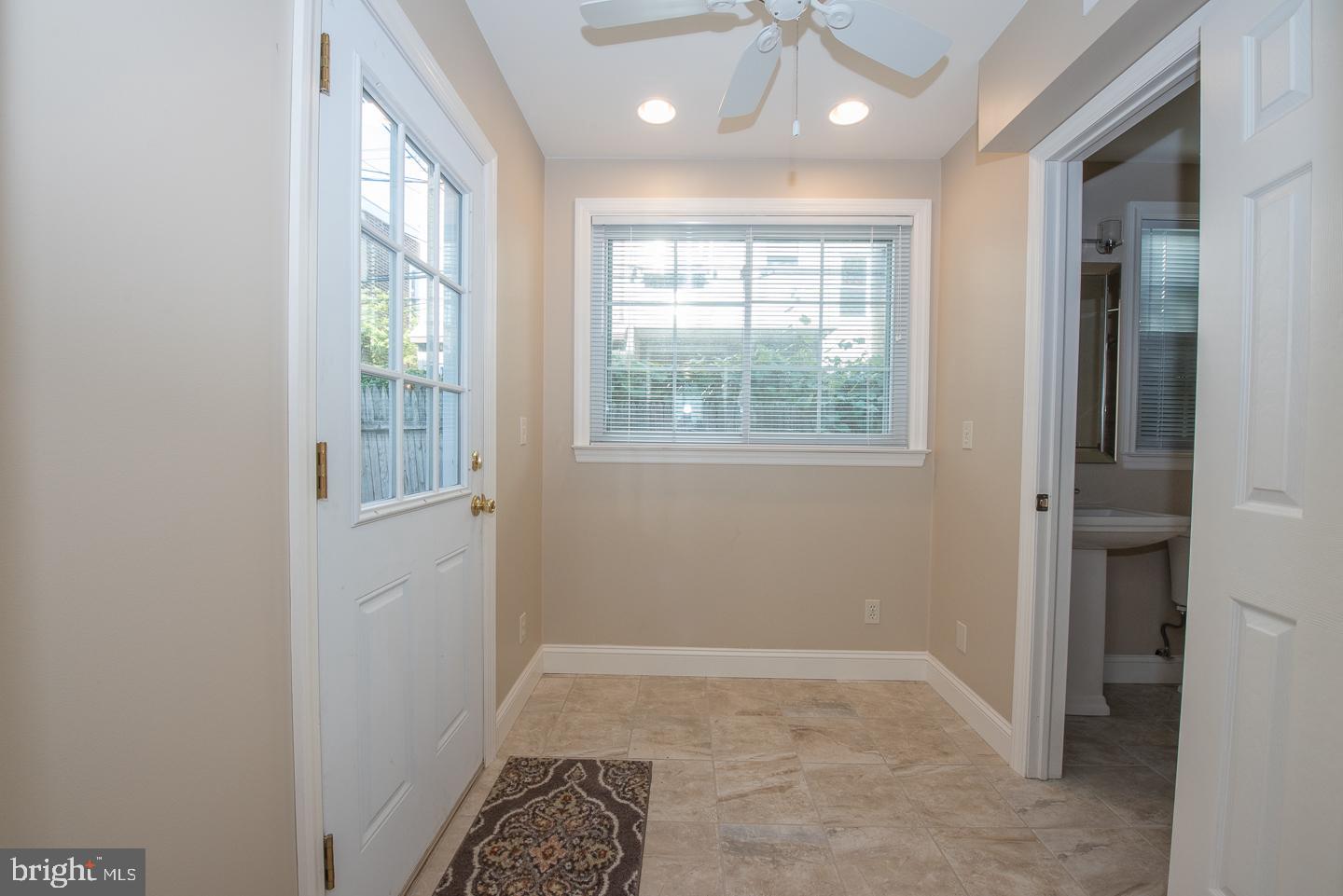 ART MUSEUM AREA - Residential Lease