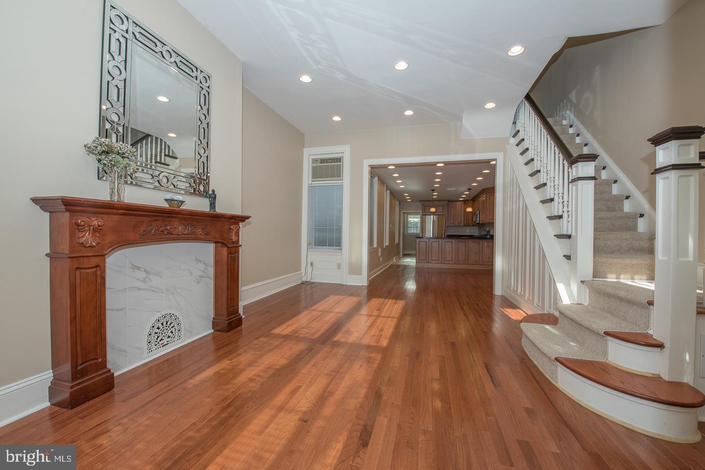 ART MUSEUM AREA - Residential Lease