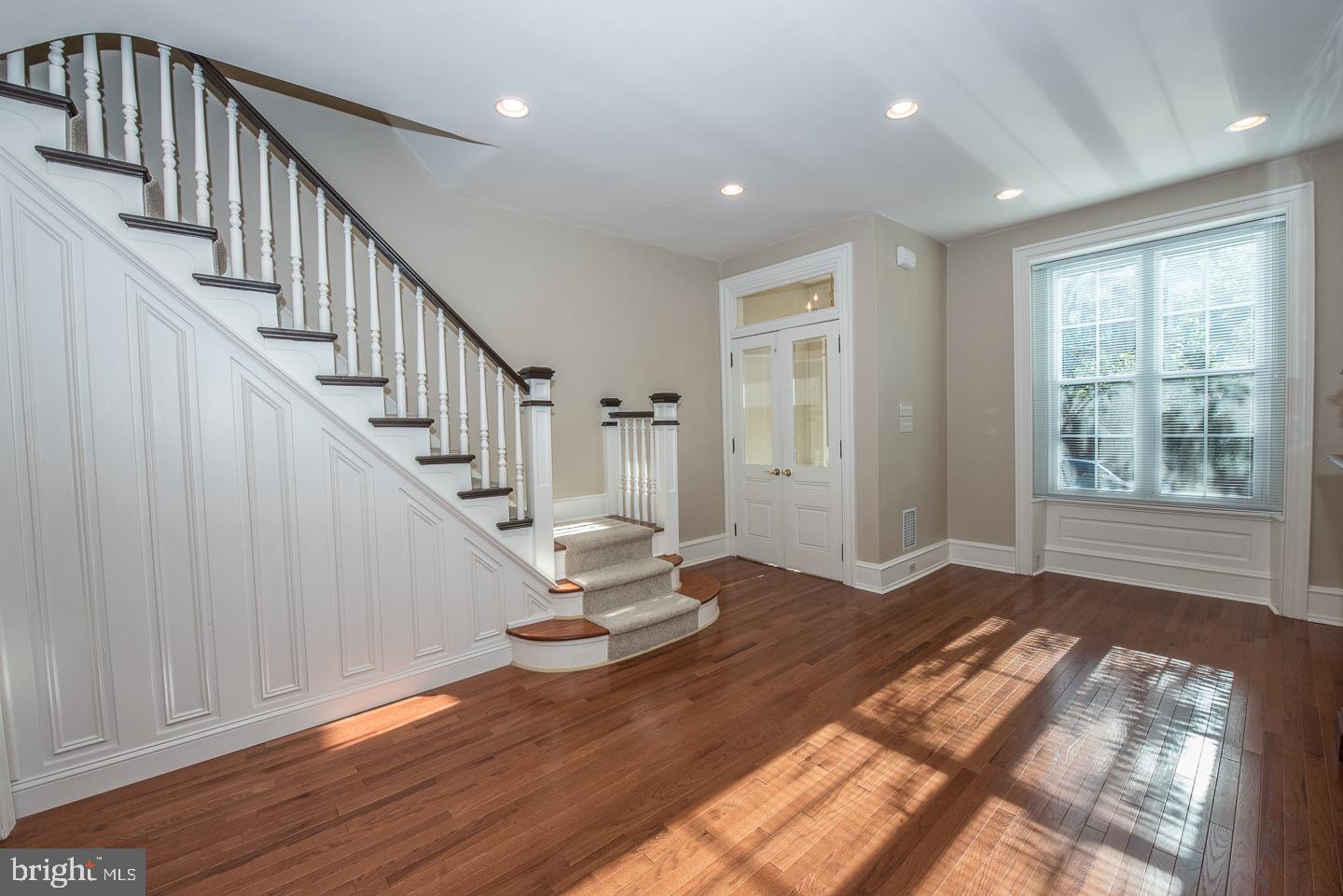 ART MUSEUM AREA - Residential Lease