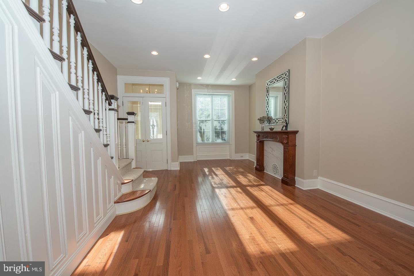 ART MUSEUM AREA - Residential Lease