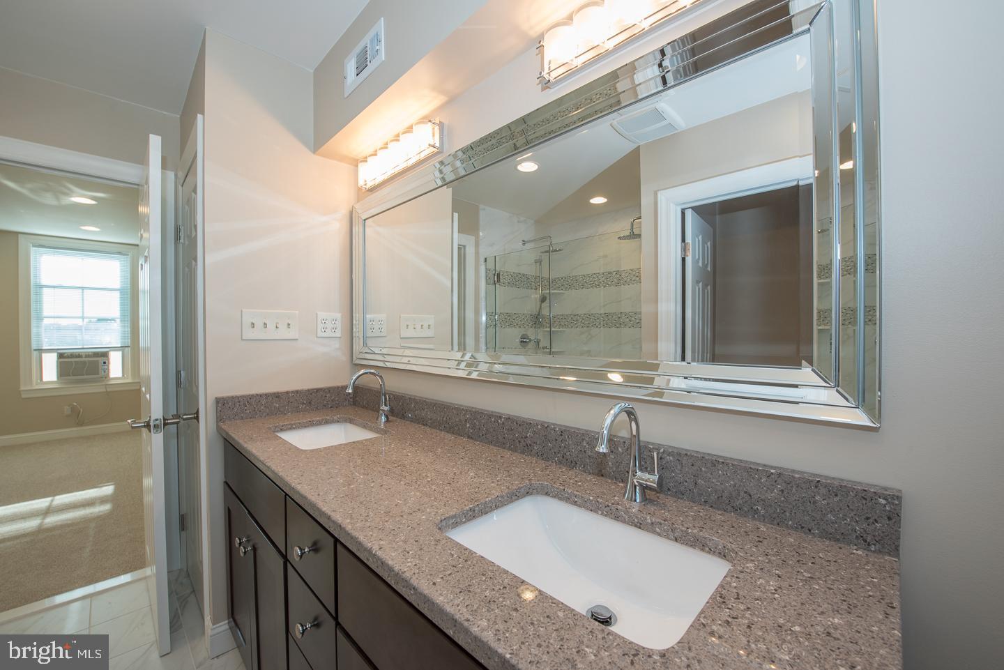 ART MUSEUM AREA - Residential Lease