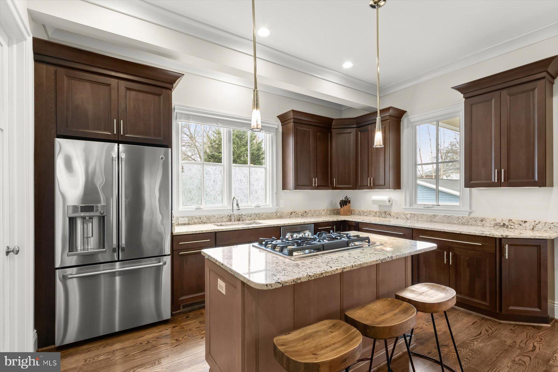 GROVE AVENUE - Residential