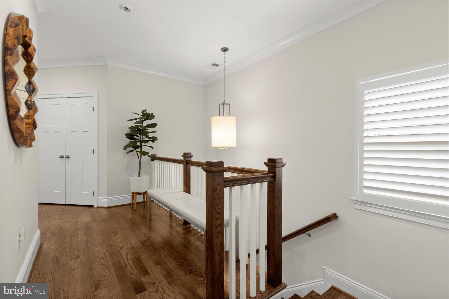 GROVE AVENUE - Residential