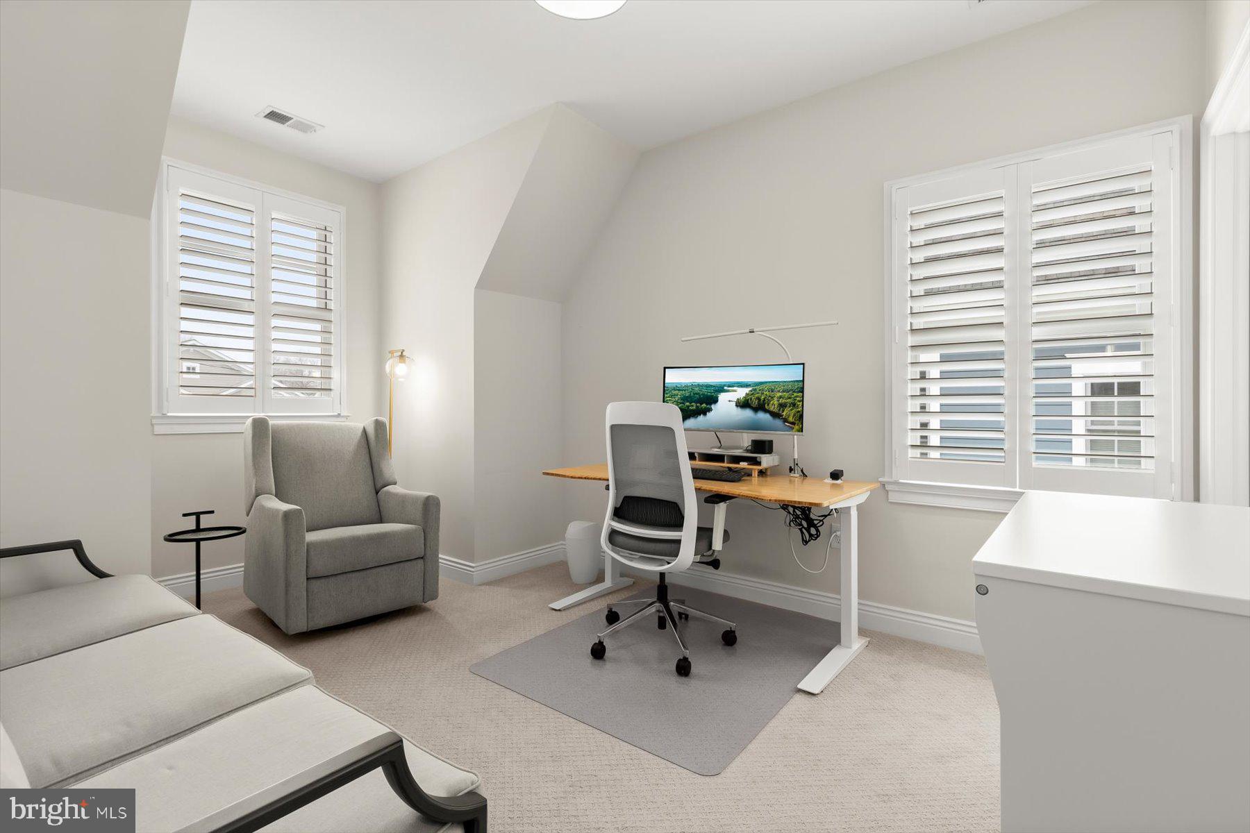 GROVE AVENUE - Residential