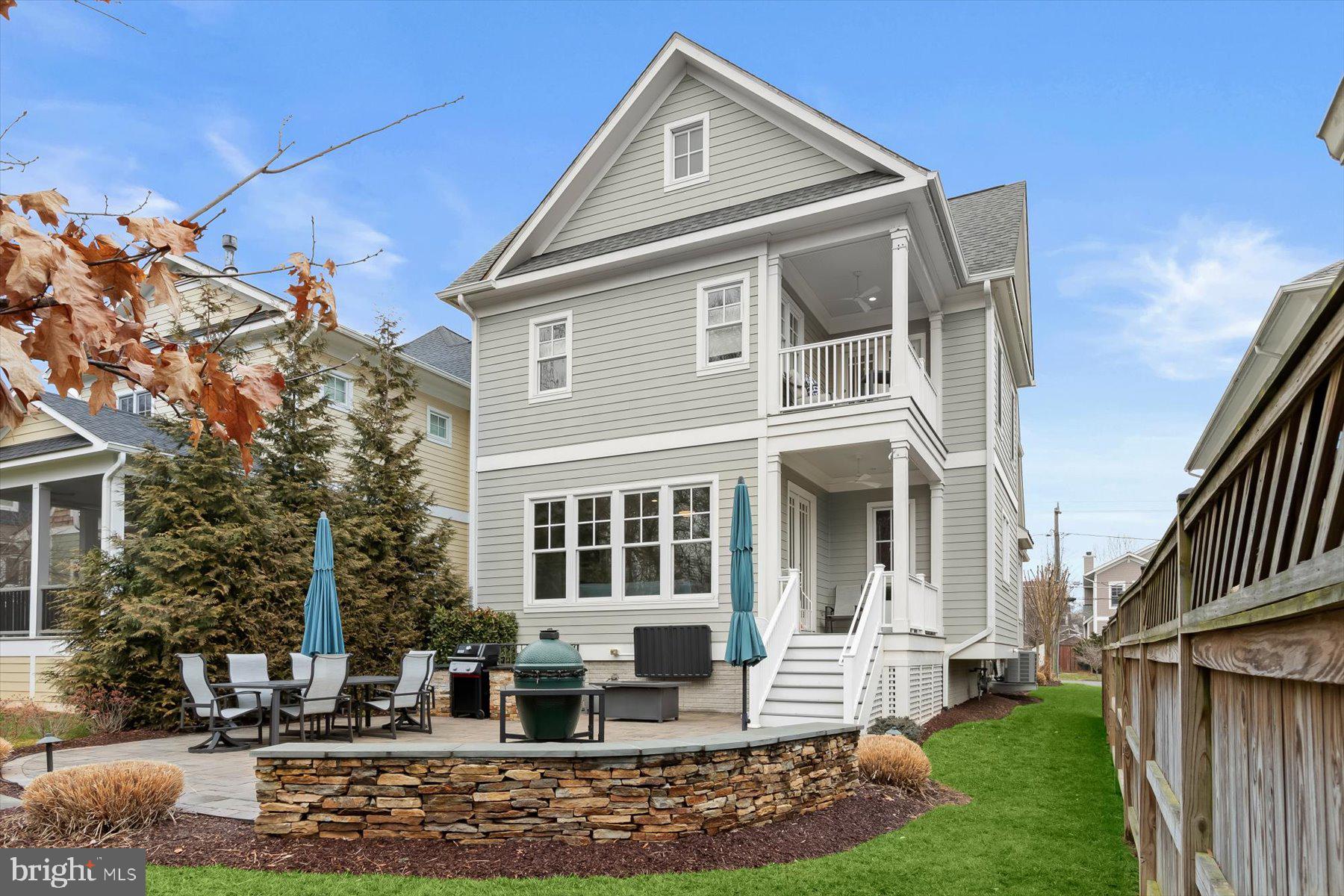 GROVE AVENUE - Residential