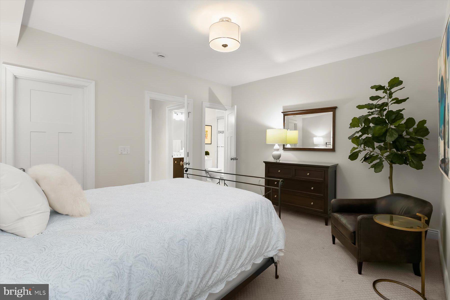 GROVE AVENUE - Residential